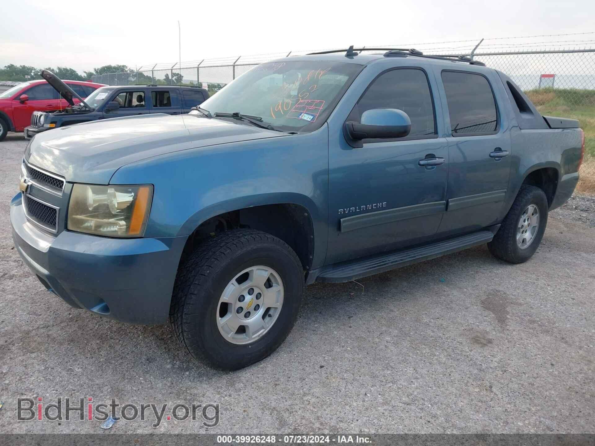 2011 CHEVROLET AVALANCHE 1500 - VIN: 3GNMCEE04BG190552 - Фото 2