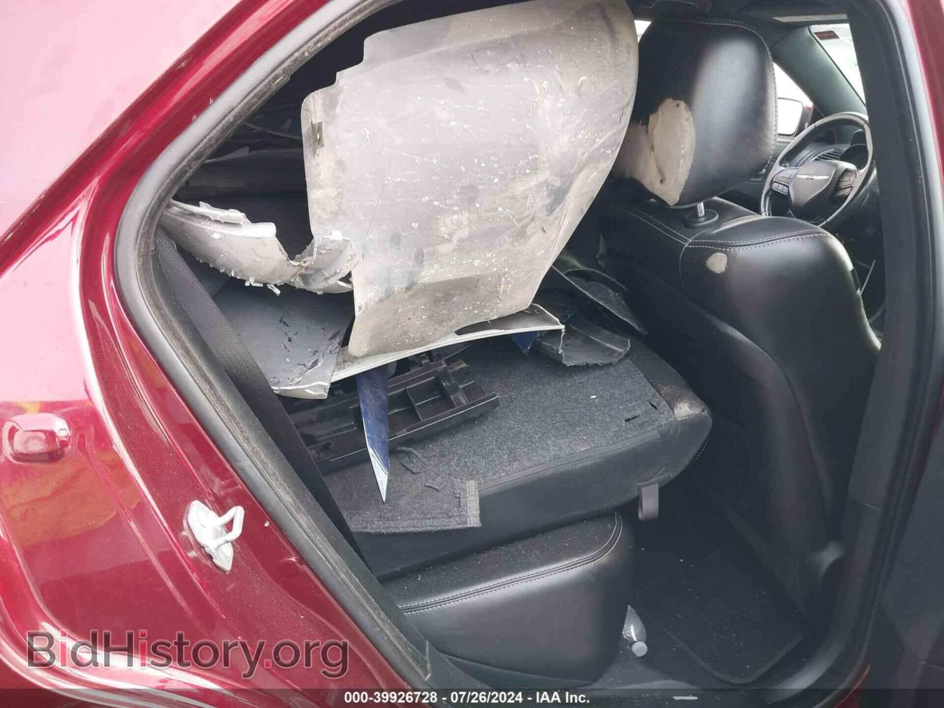 2019 CHRYSLER 300 - VIN: 2C3CCABG3KH562885 - Фото 8