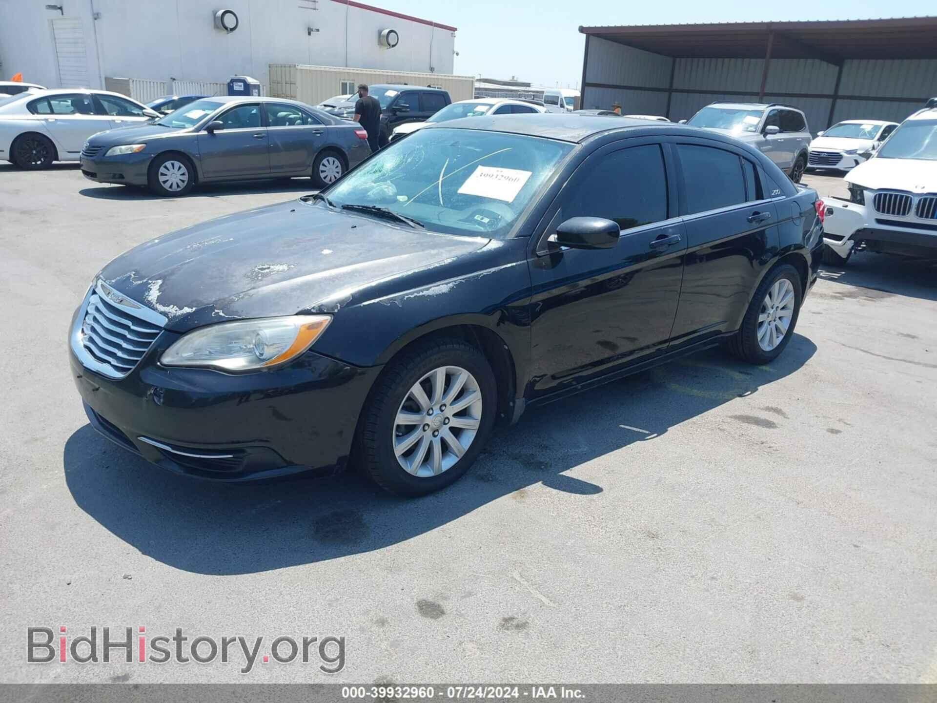 2011 CHRYSLER 200 - VIN: 1C3BC1FG3BN550121 - Фото 2