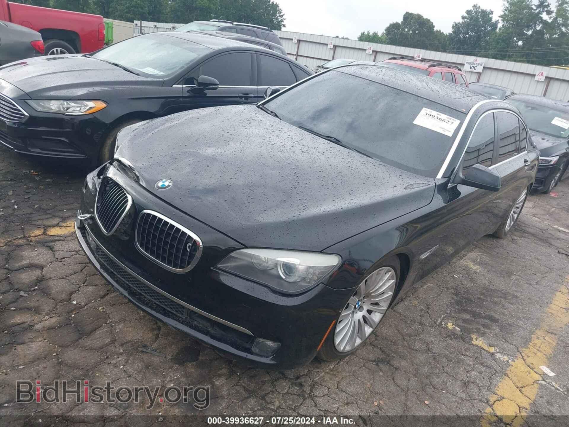 2009 BMW 750LI - VIN: WBAKB835X9CY62577 - Фото 2