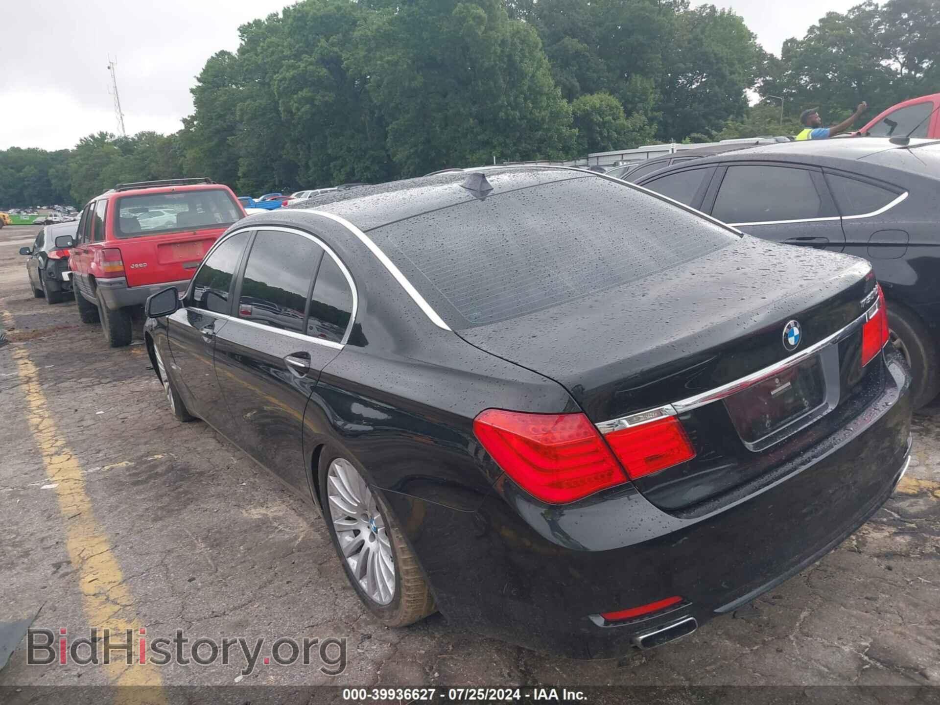 2009 BMW 750LI - VIN: WBAKB835X9CY62577 - Фото 3