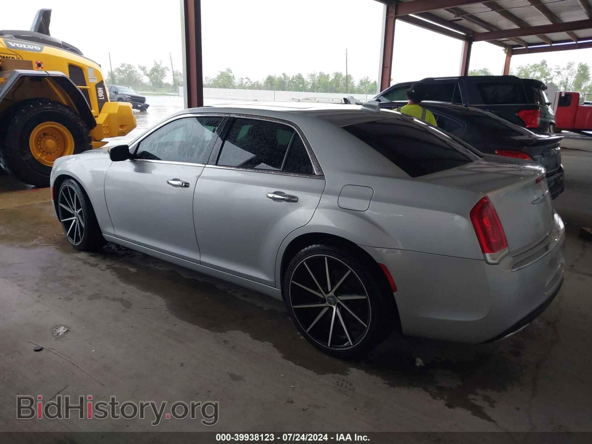 2020 CHRYSLER 300 - VIN: 2C3CCAEG8LH128037 - Фото 3