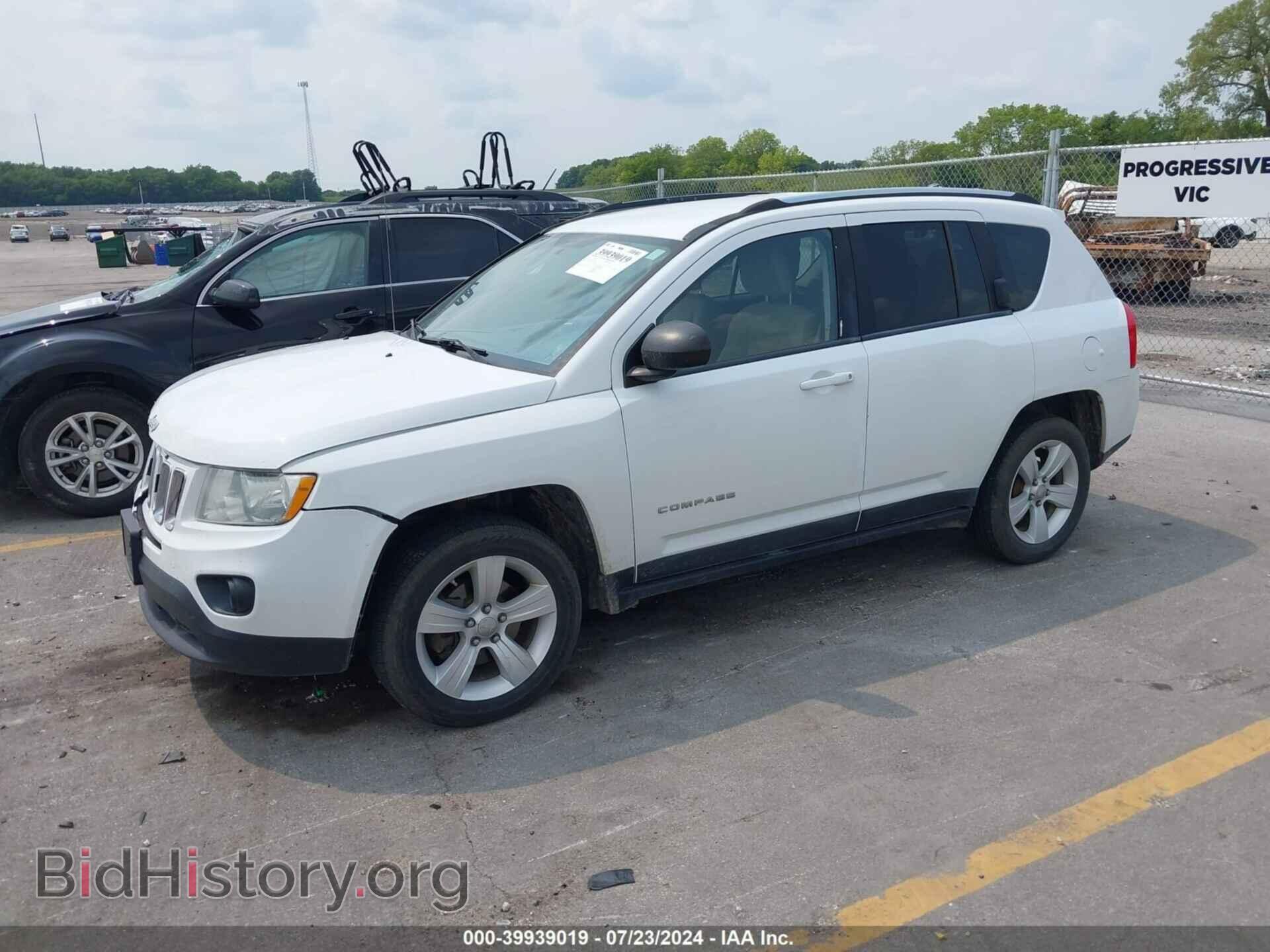 2011 JEEP COMPASS - VIN: 1J4NT1FBXBD194392 - Фото 2