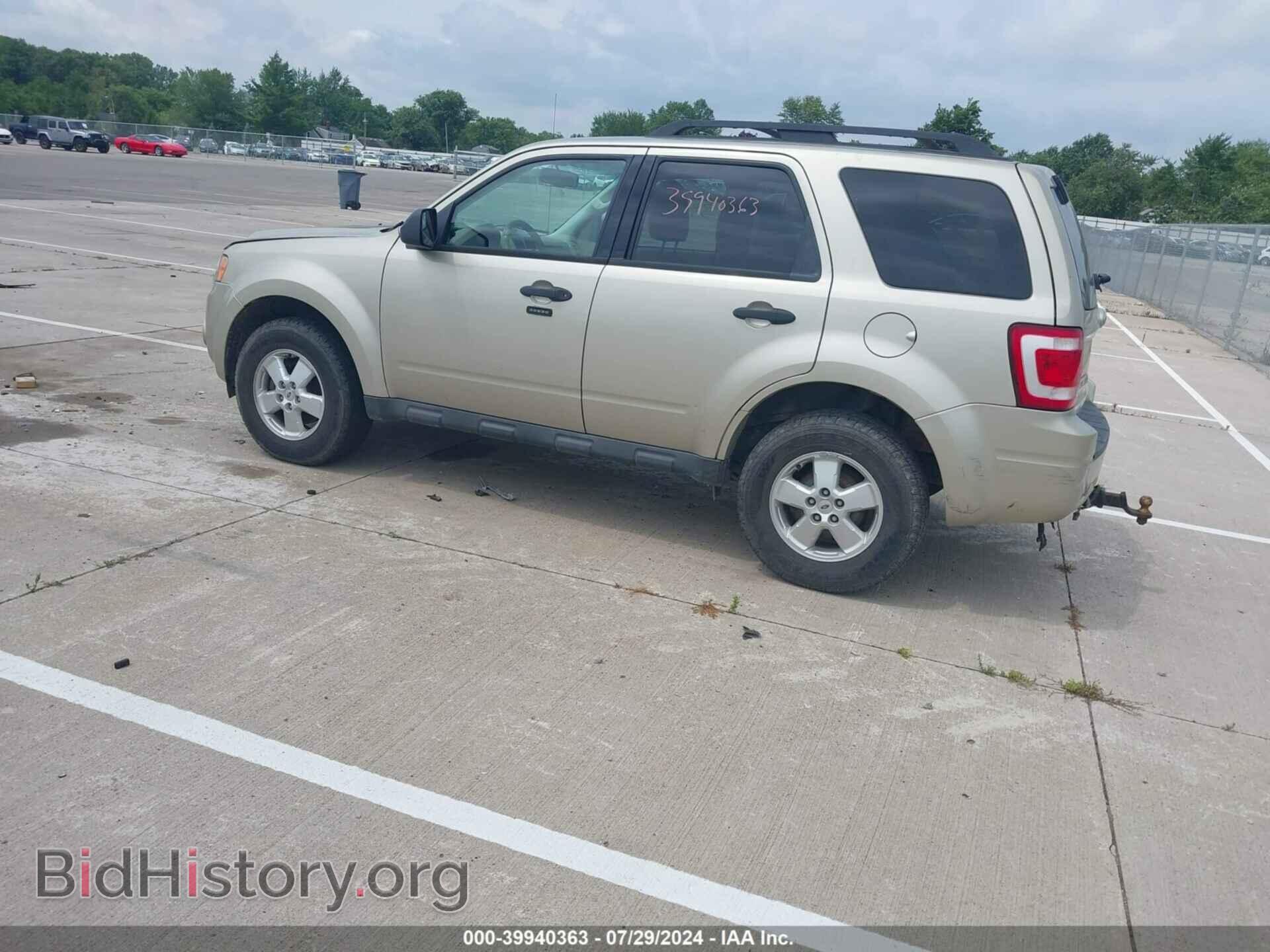 2010 FORD ESCAPE - VIN: 1FMCU9D70AKC83045 - Фото 3