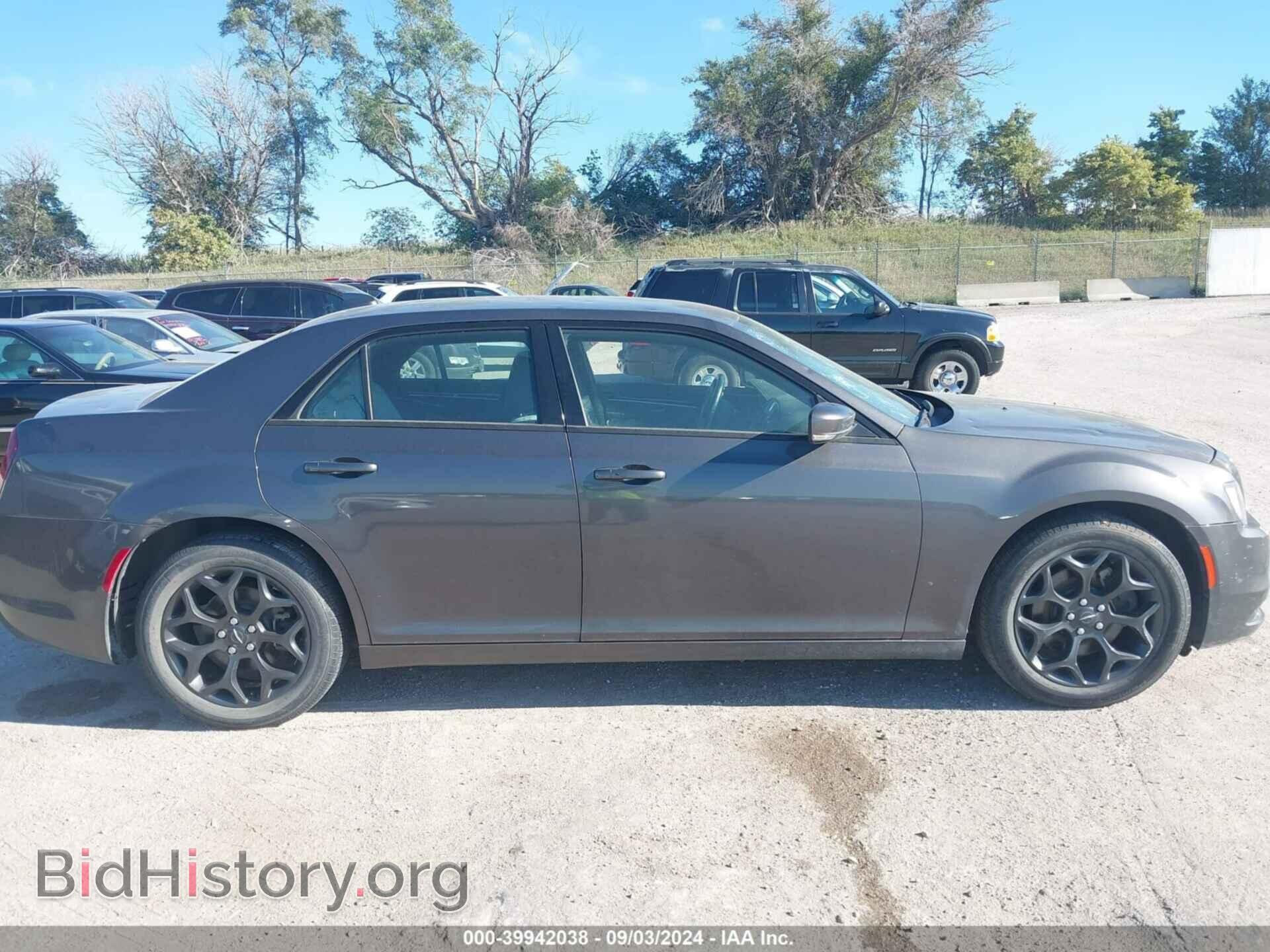 2019 CHRYSLER 300 - VIN: 2C3CCAGG7KH506456 - Фото 13