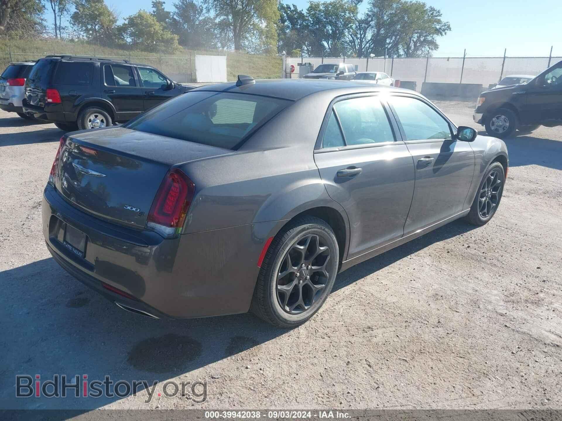 2019 CHRYSLER 300 - VIN: 2C3CCAGG7KH506456 - Фото 4