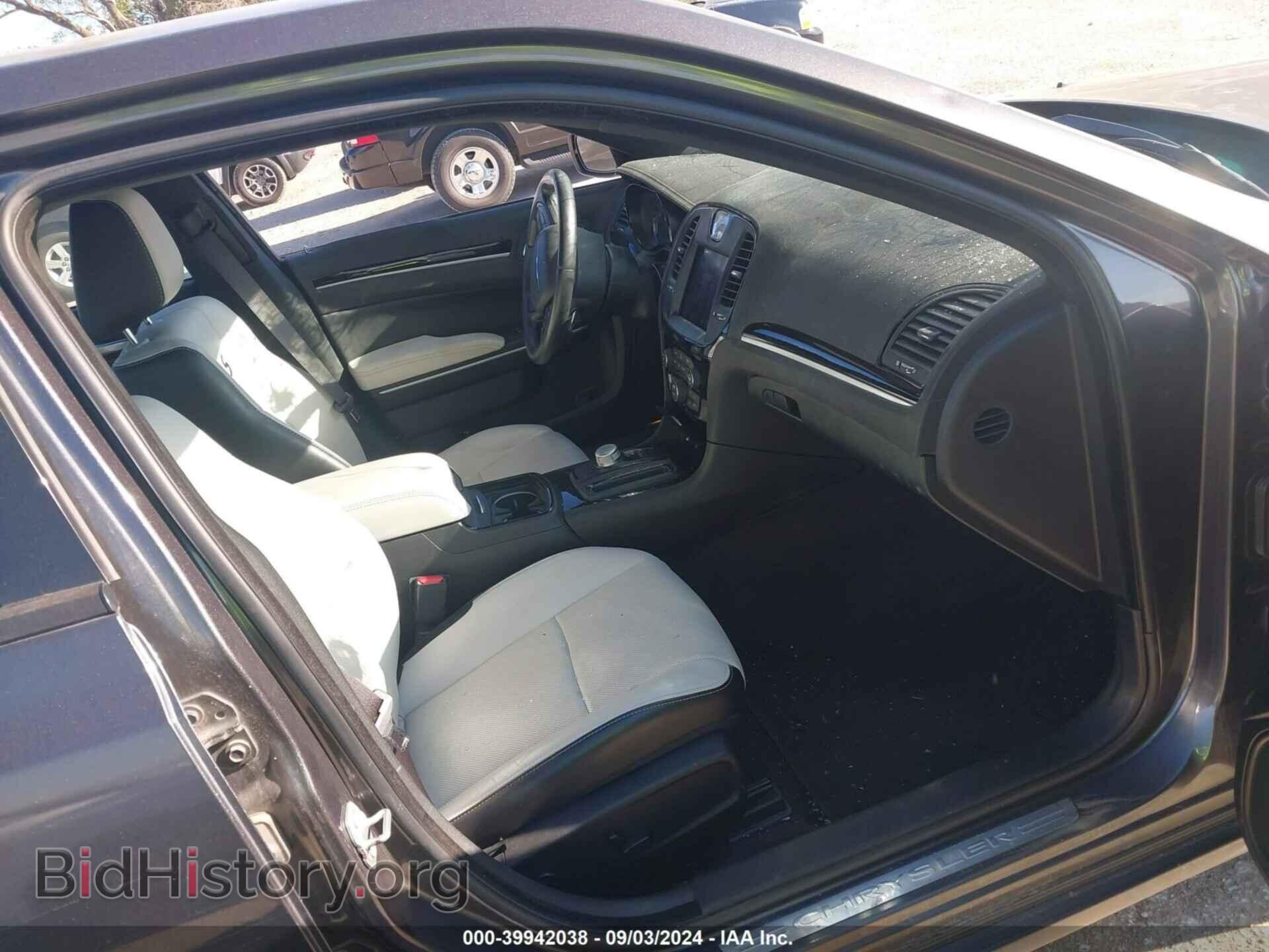 2019 CHRYSLER 300 - VIN: 2C3CCAGG7KH506456 - Фото 5