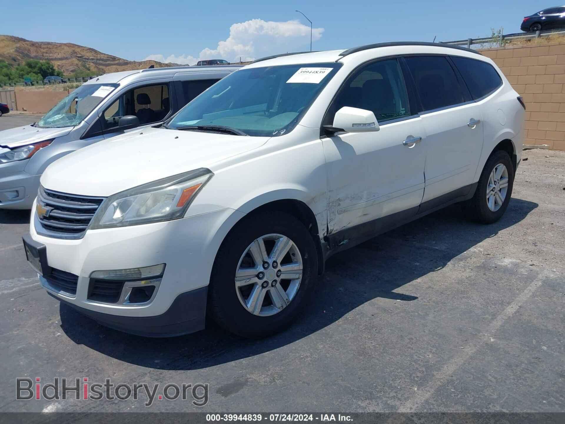 2014 CHEVROLET TRAVERSE - VIN: 1GNKRGKD9EJ343826 - Фото 2