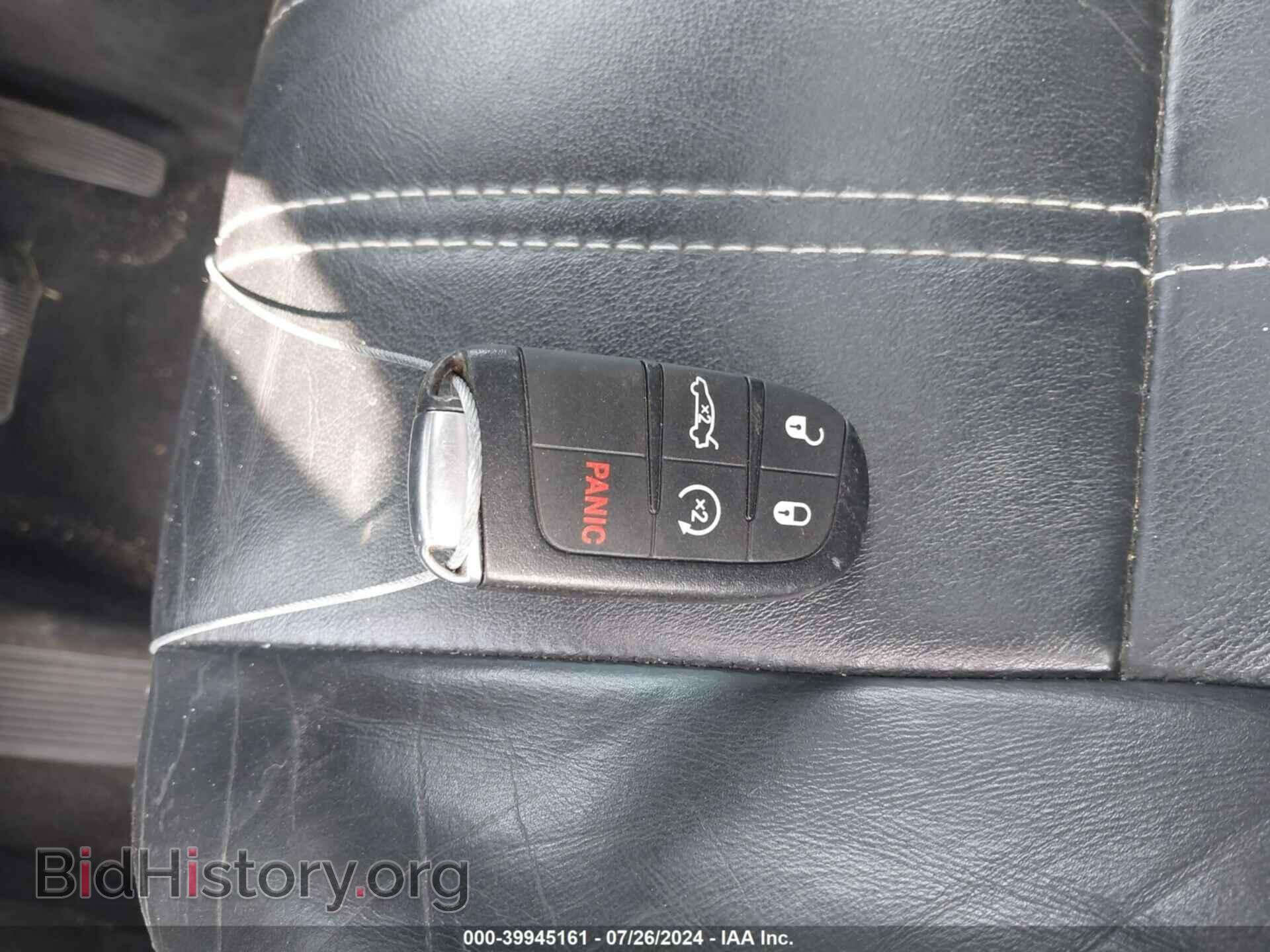 2015 CHRYSLER 300 - VIN: 2C3CCABT4FH887063 - Фото 11