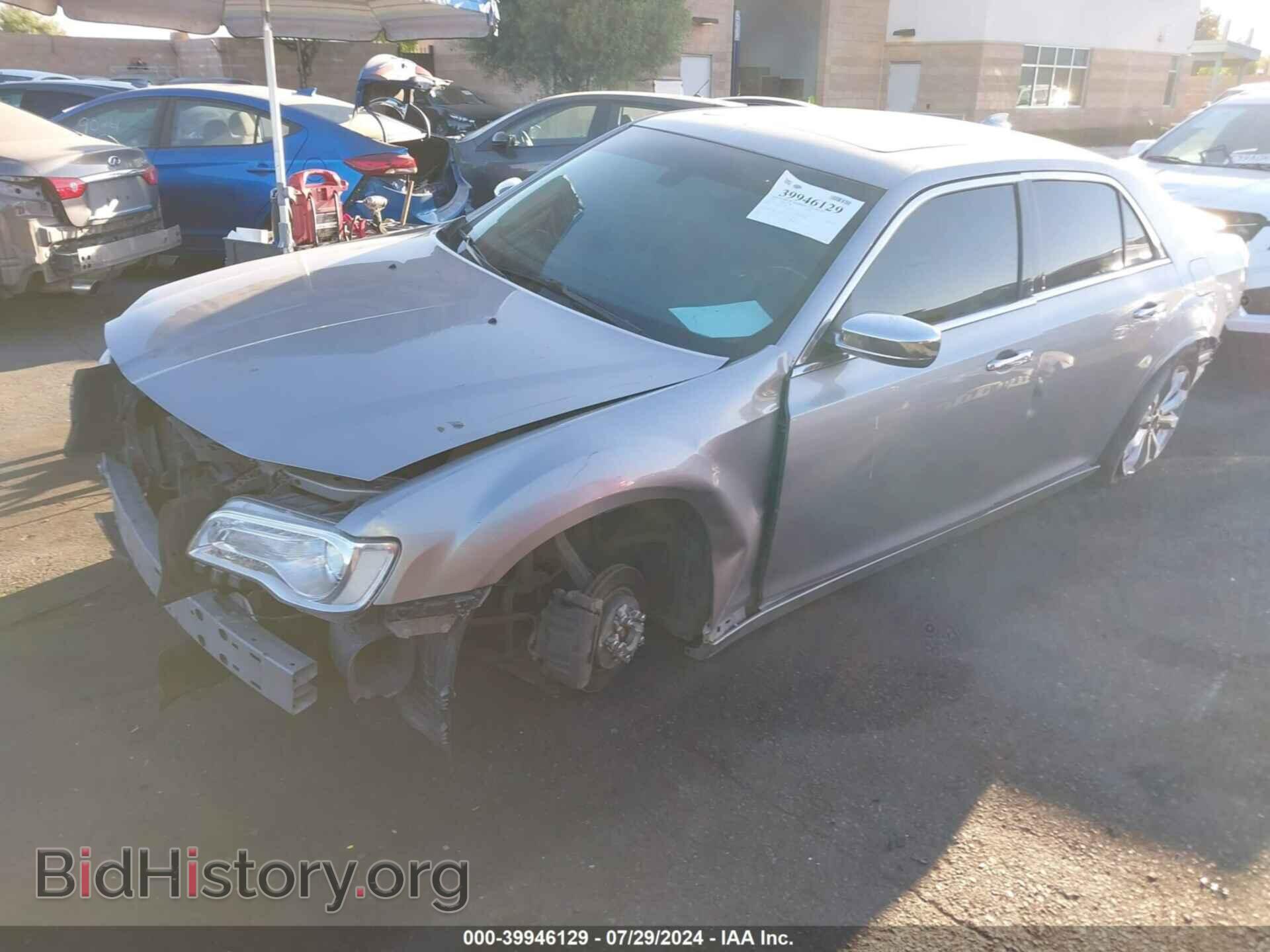 2018 CHRYSLER 300 - VIN: 2C3CCAKG2JH268487 - Фото 2