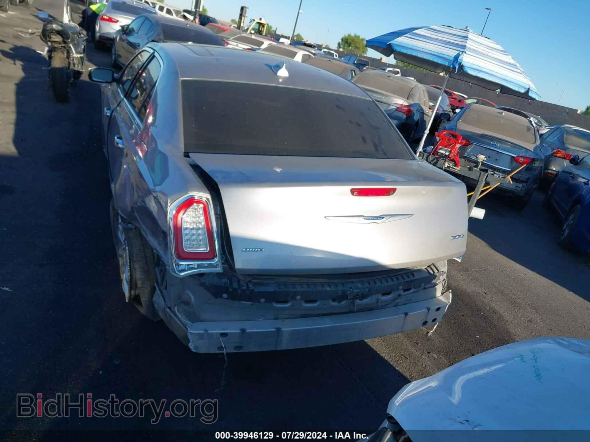 2018 CHRYSLER 300 - VIN: 2C3CCAKG2JH268487 - Фото 17