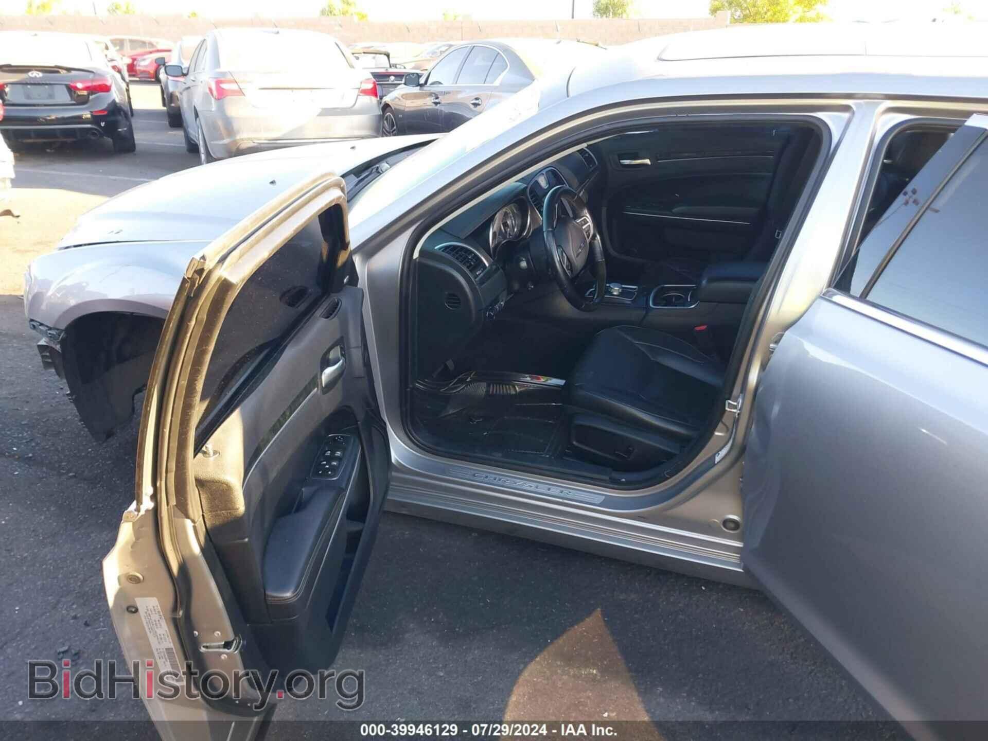 2018 CHRYSLER 300 - VIN: 2C3CCAKG2JH268487 - Фото 5