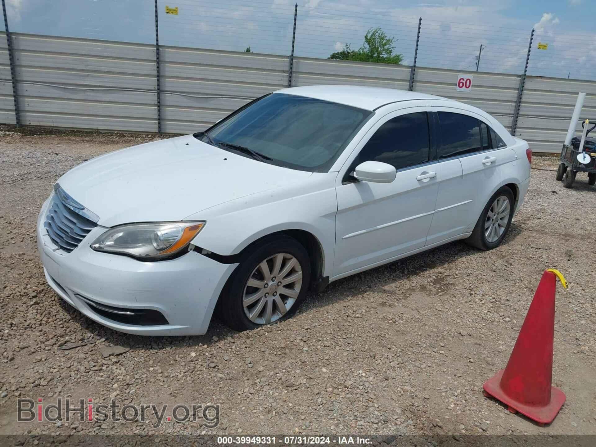 2013 CHRYSLER 200 - VIN: 1C3CCBBB6DN714601 - Фото 2