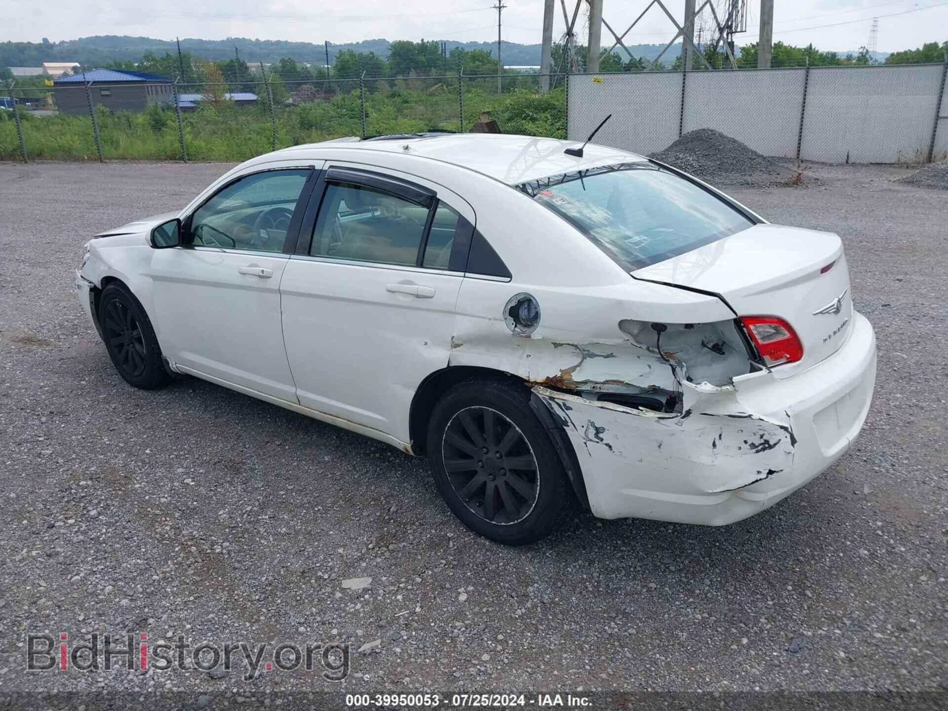 2010 CHRYSLER SEBRING - VIN: 1C3CC5FB3AN210529 - Фото 3