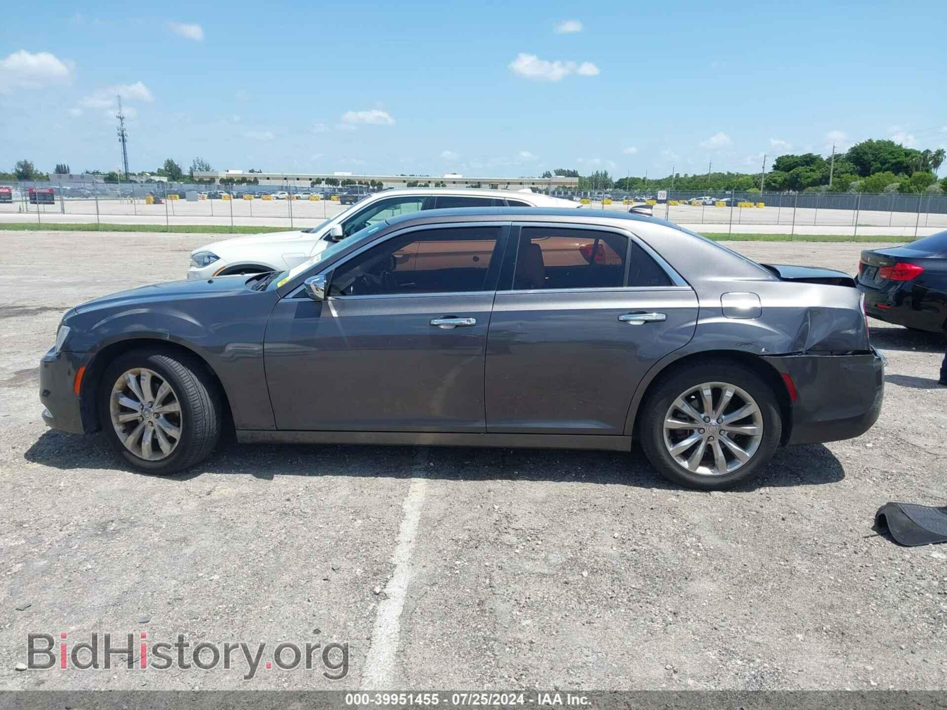 2018 CHRYSLER 300 - VIN: 2C3CCAKG9JH160271 - Фото 13