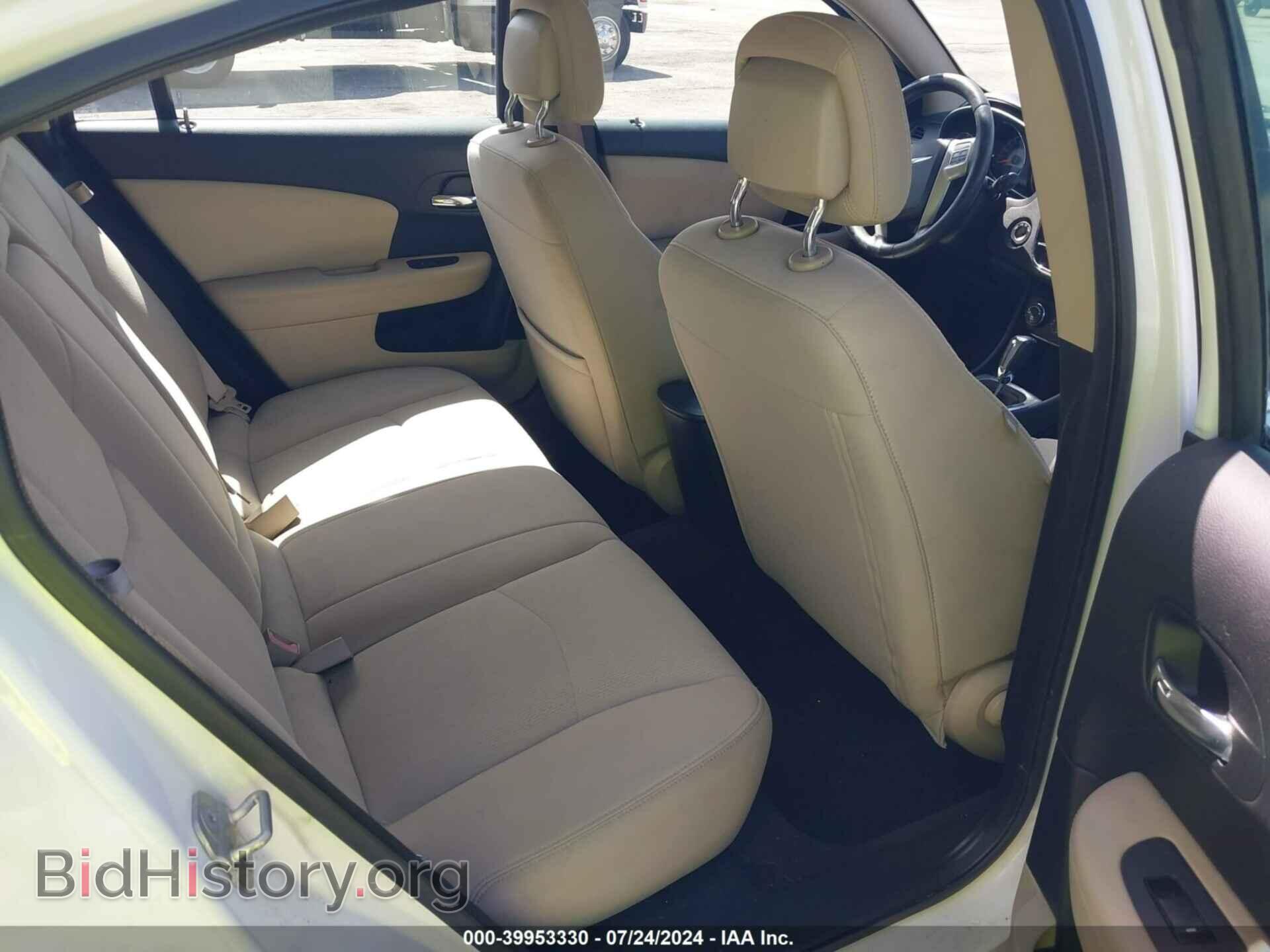 2012 CHRYSLER 200 - VIN: 1C3CCBBG6CN184723 - Фото 8