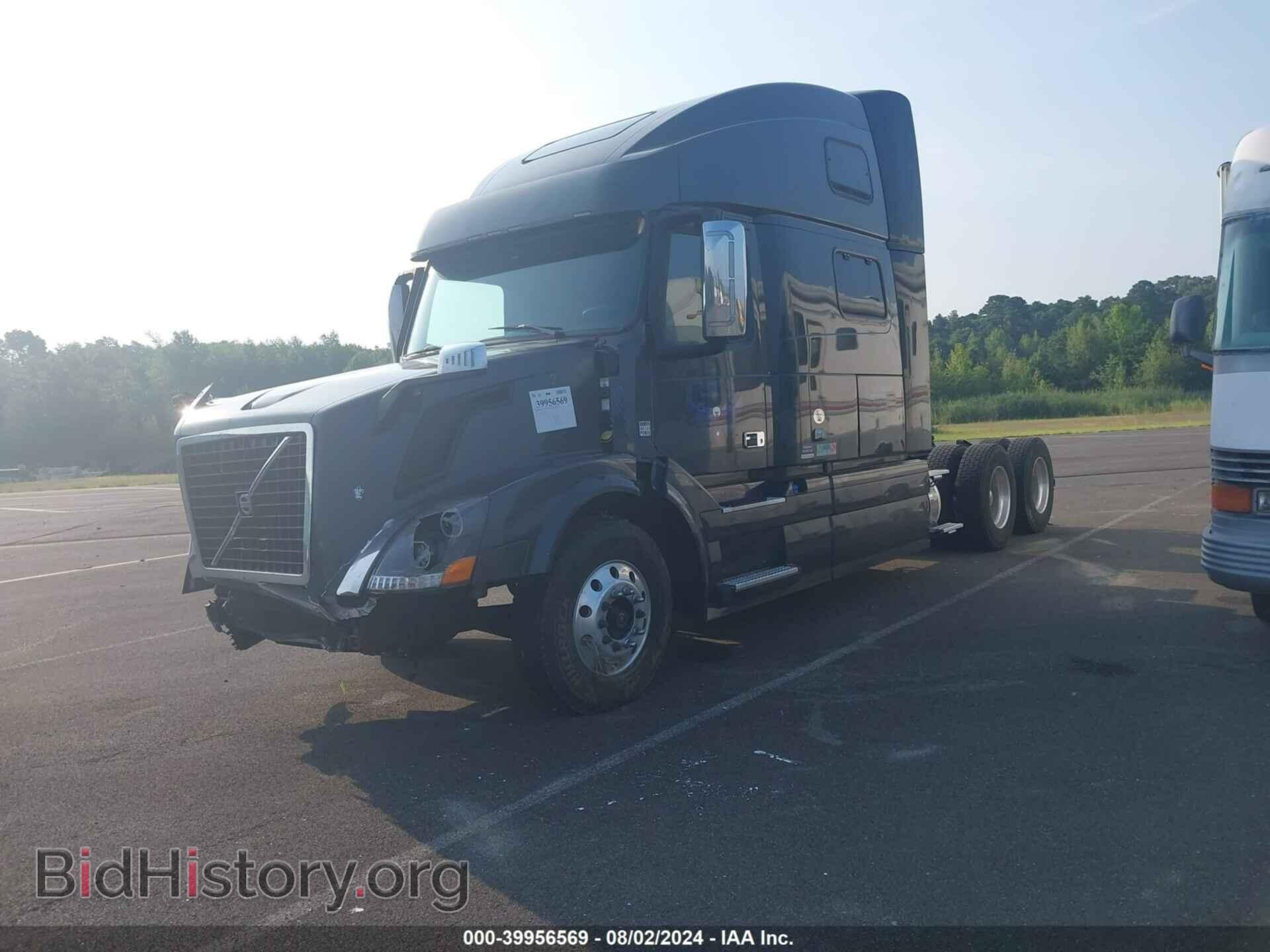 2016 VOLVO VN - VIN: 4V4NC9EH4GN928542 - Фото 2