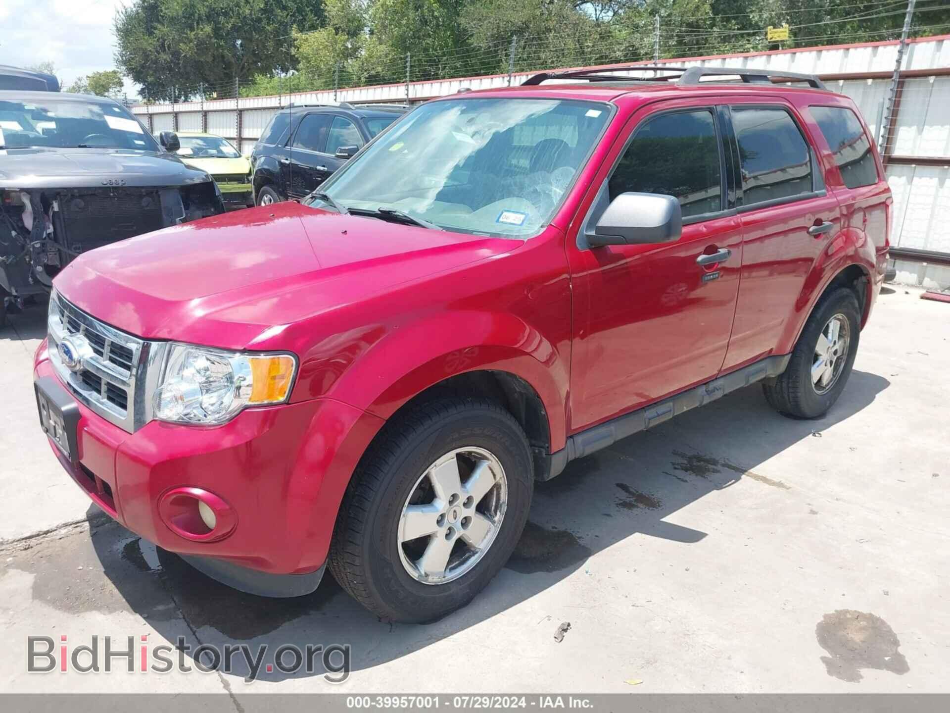 2011 FORD ESCAPE - VIN: 1FMCU0DG7BKB13049 - Фото 2