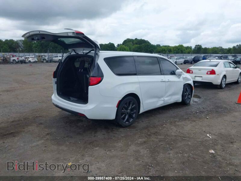 2020 Chrysler PACIFICA (VIN 2C4RC1FG5LR116328) — photo 4 of 16