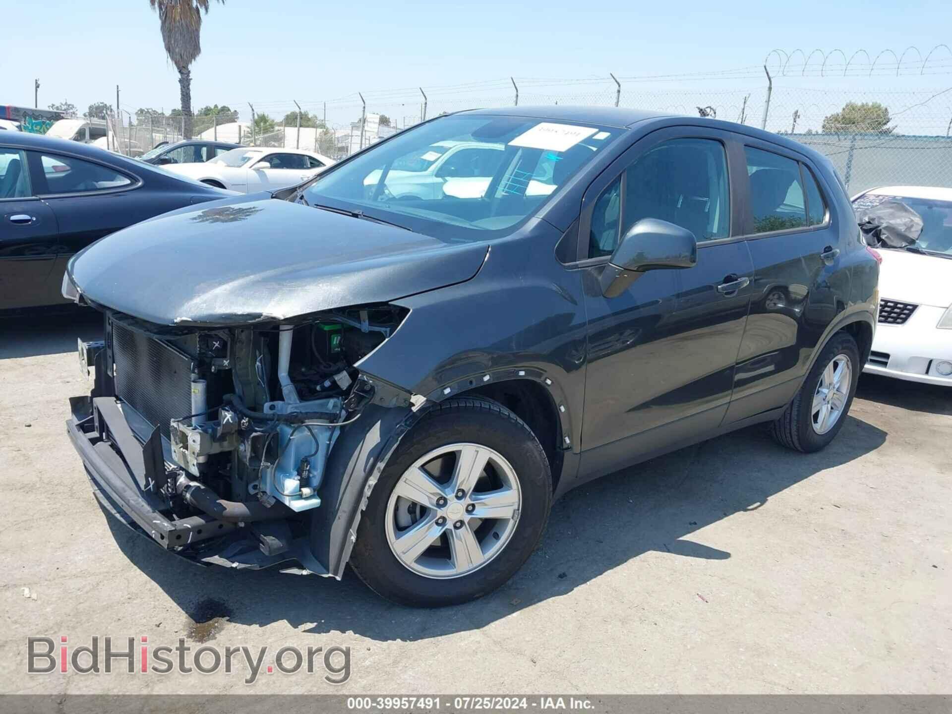 2019 CHEVROLET TRAX - VIN: 3GNCJKSB3KL319829 - Photo 2