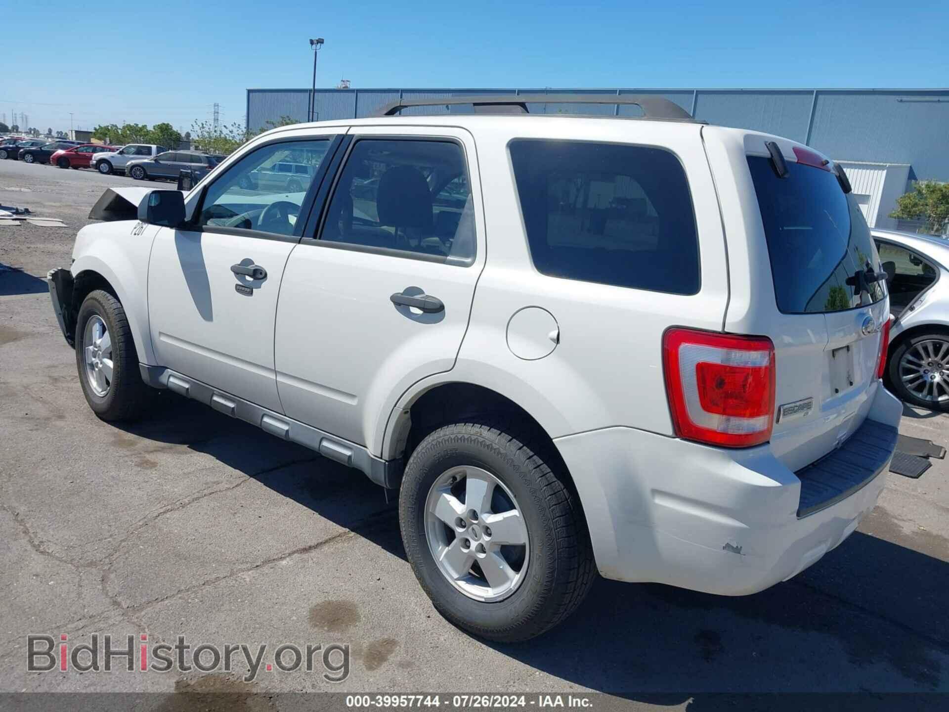 2010 FORD ESCAPE - VIN: 1FMCU0D70AKC23696 - Фото 3