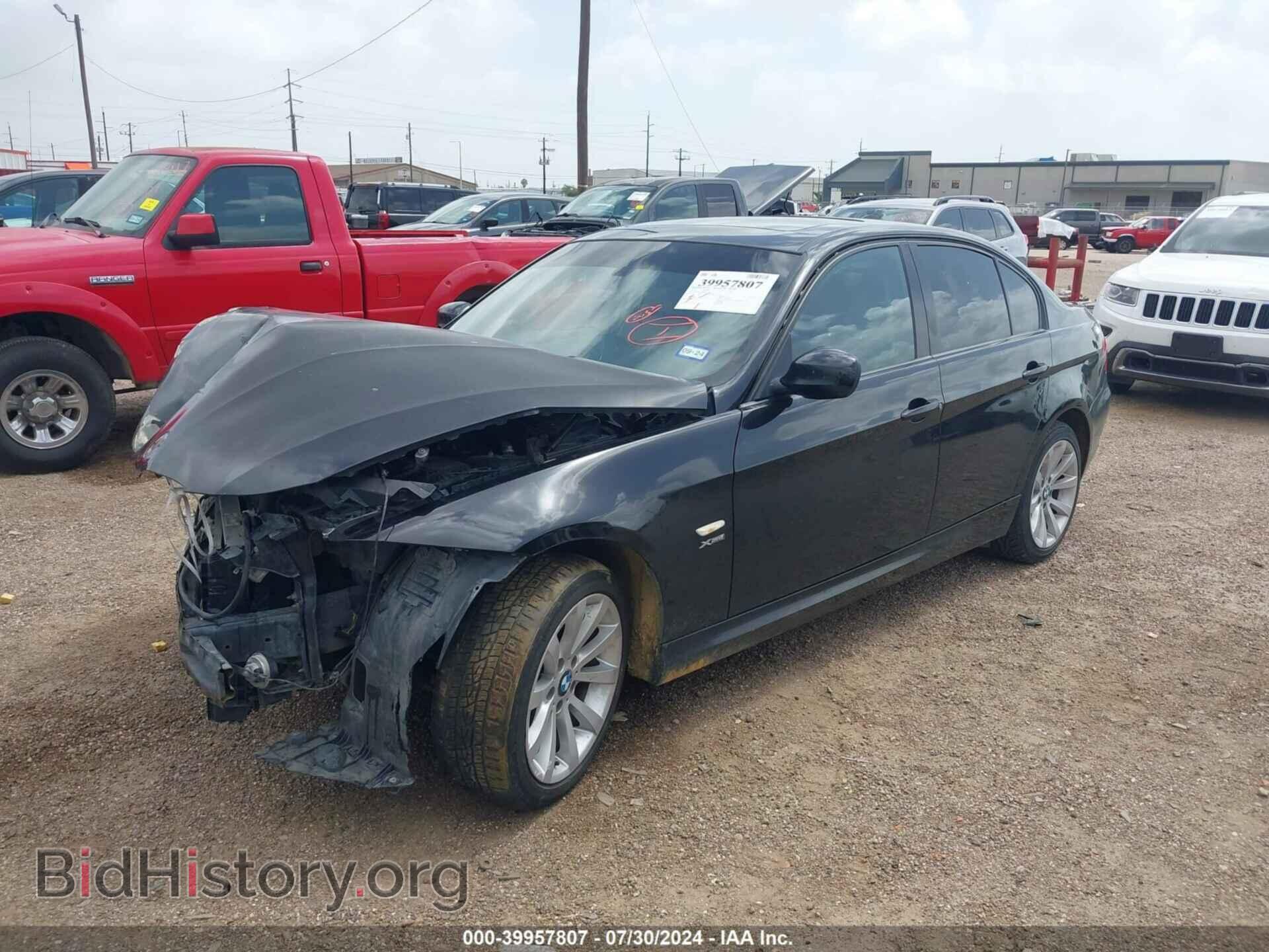 2011 BMW 328I - VIN: WBAPK7C58BF087961 - Фото 2