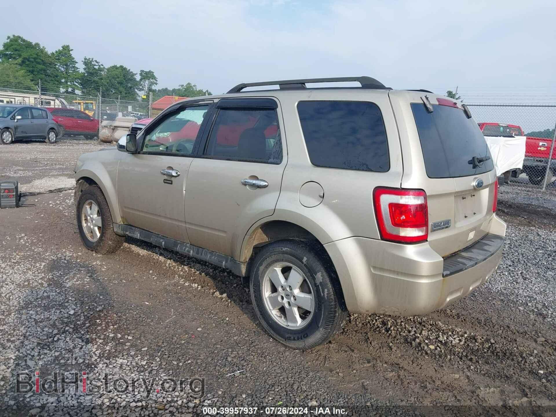 2010 FORD ESCAPE - VIN: 1FMCU9D73AKC03933 - Фото 3