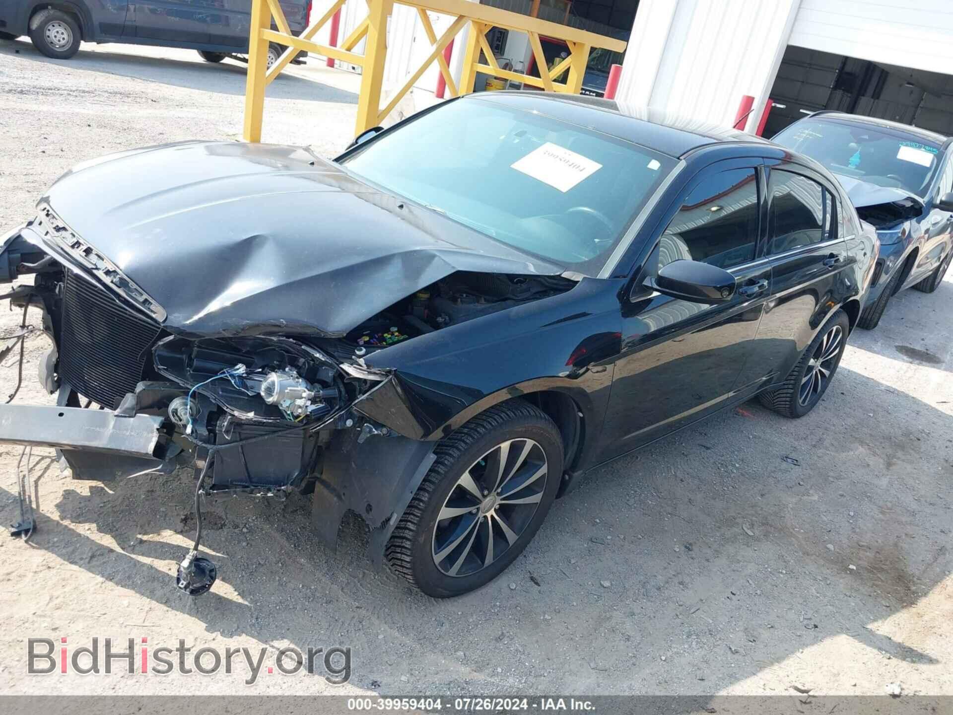2013 CHRYSLER 200 - VIN: 1C3CCBBGXDN728190 - Фото 2