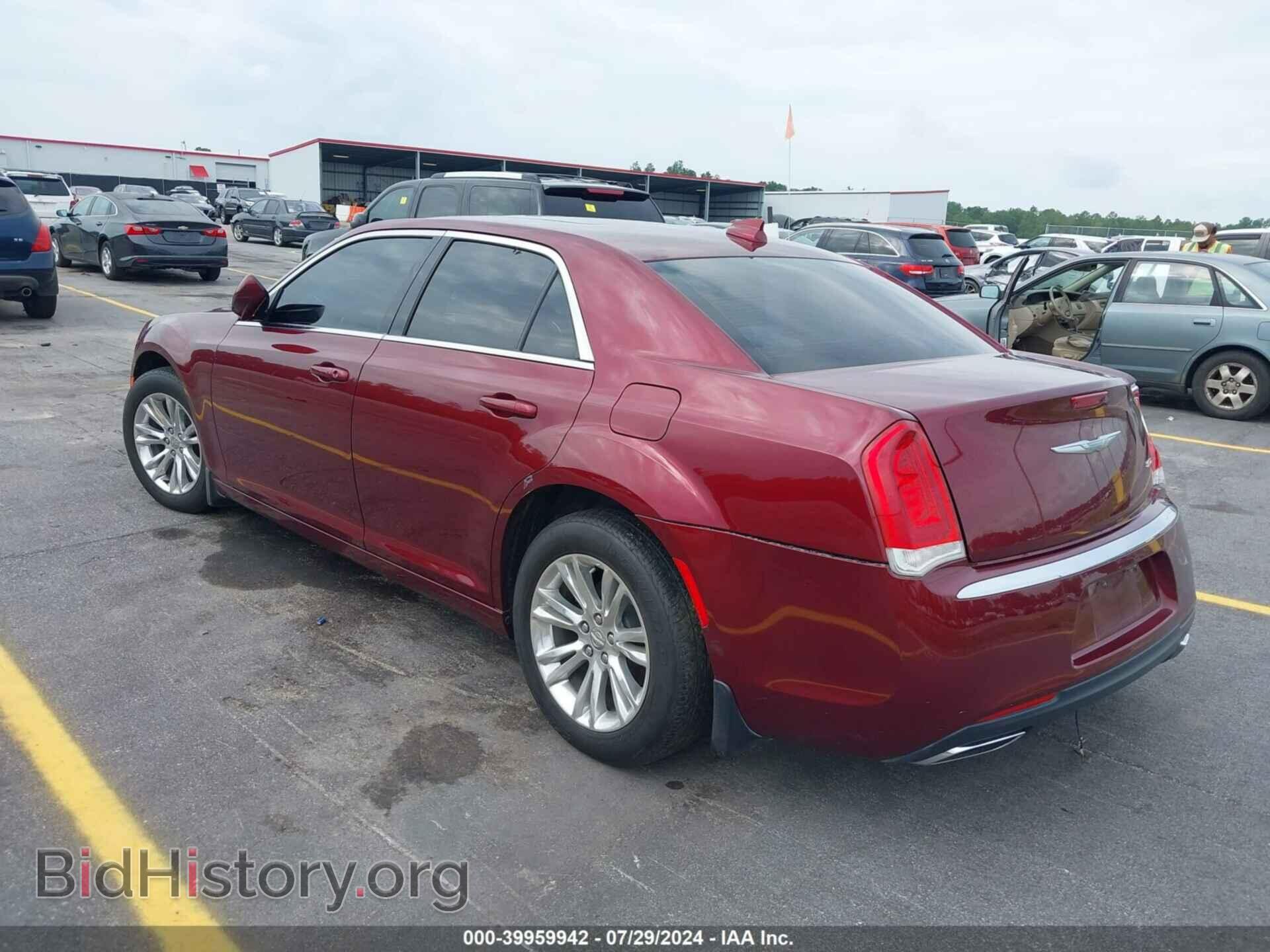 2017 CHRYSLER 300 - VIN: 2C3CCAAG4HH512183 - Фото 3