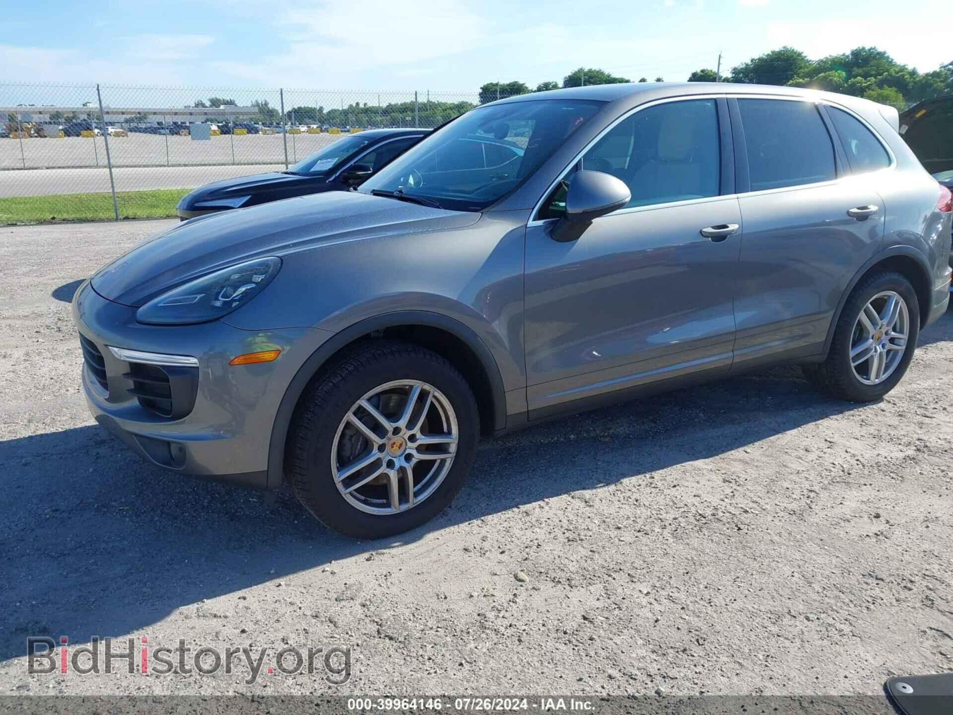 2016 PORSCHE CAYENNE - VIN: WP1AA2A27GLA10643 - Photo 2