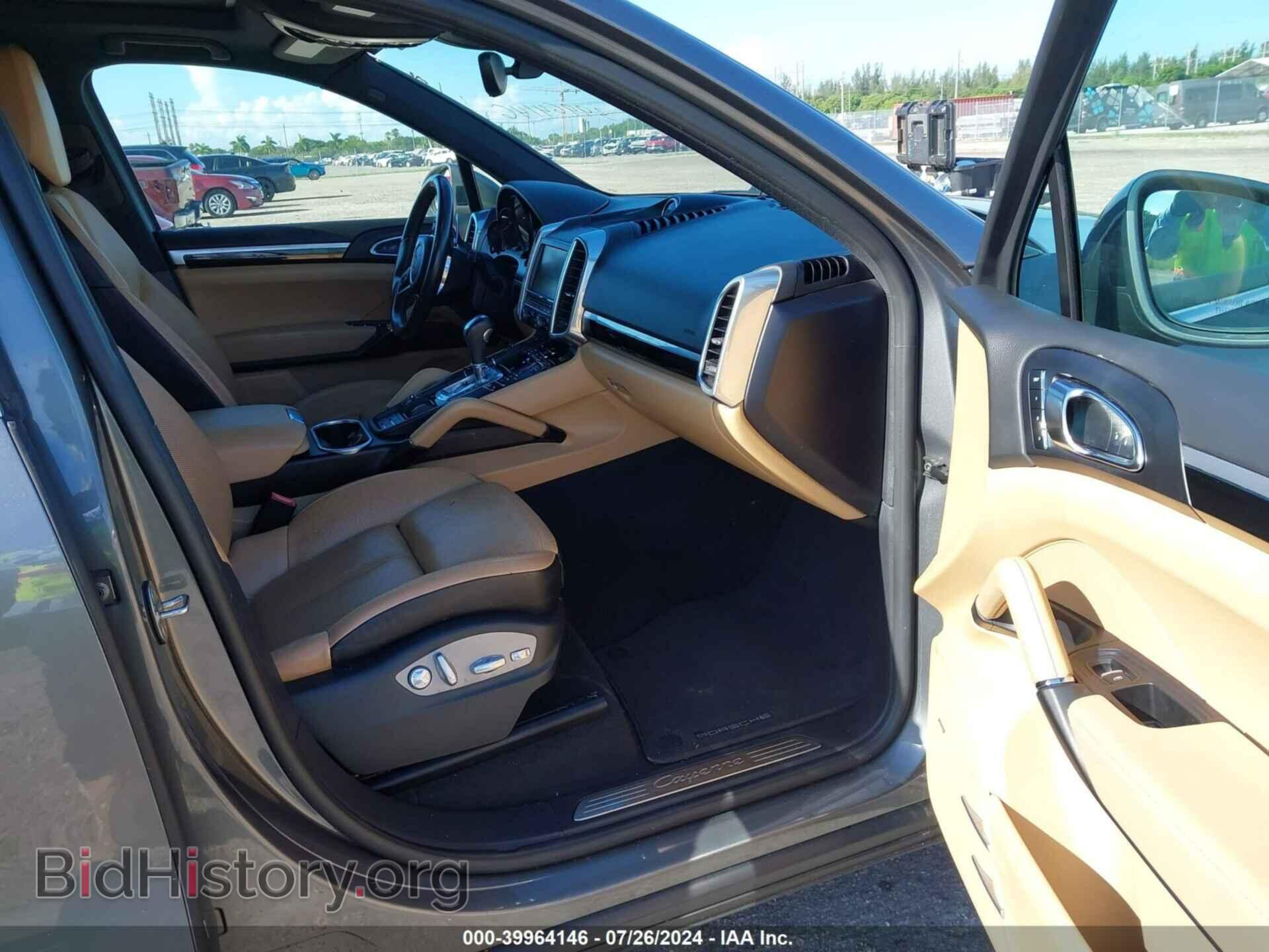 2016 PORSCHE CAYENNE - VIN: WP1AA2A27GLA10643 - Photo 5