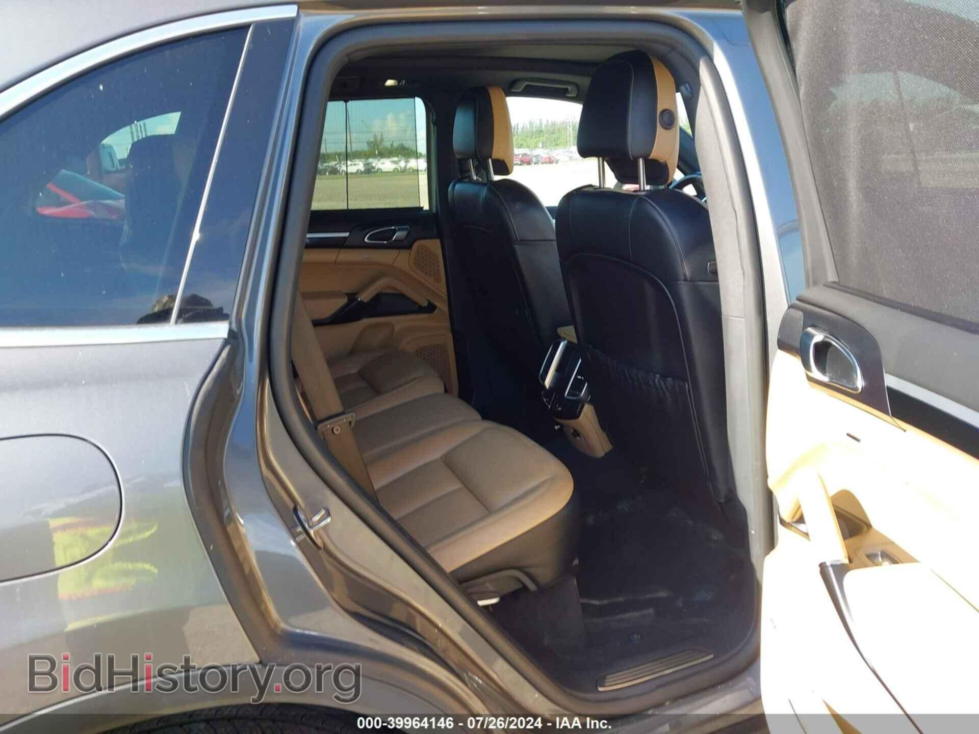 2016 PORSCHE CAYENNE - VIN: WP1AA2A27GLA10643 - Photo 8