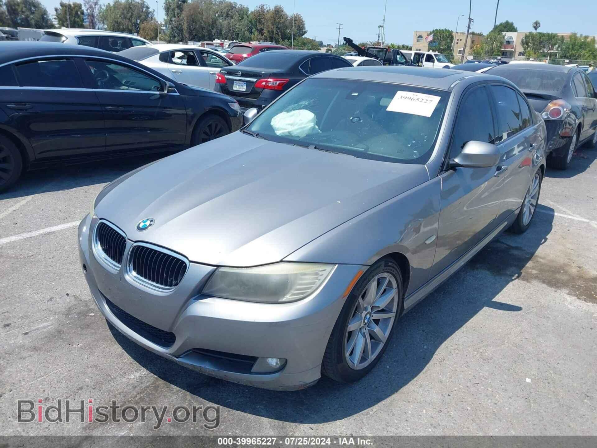 2009 BMW 328I - VIN: WBAPH57539NL76694 - Фото 2