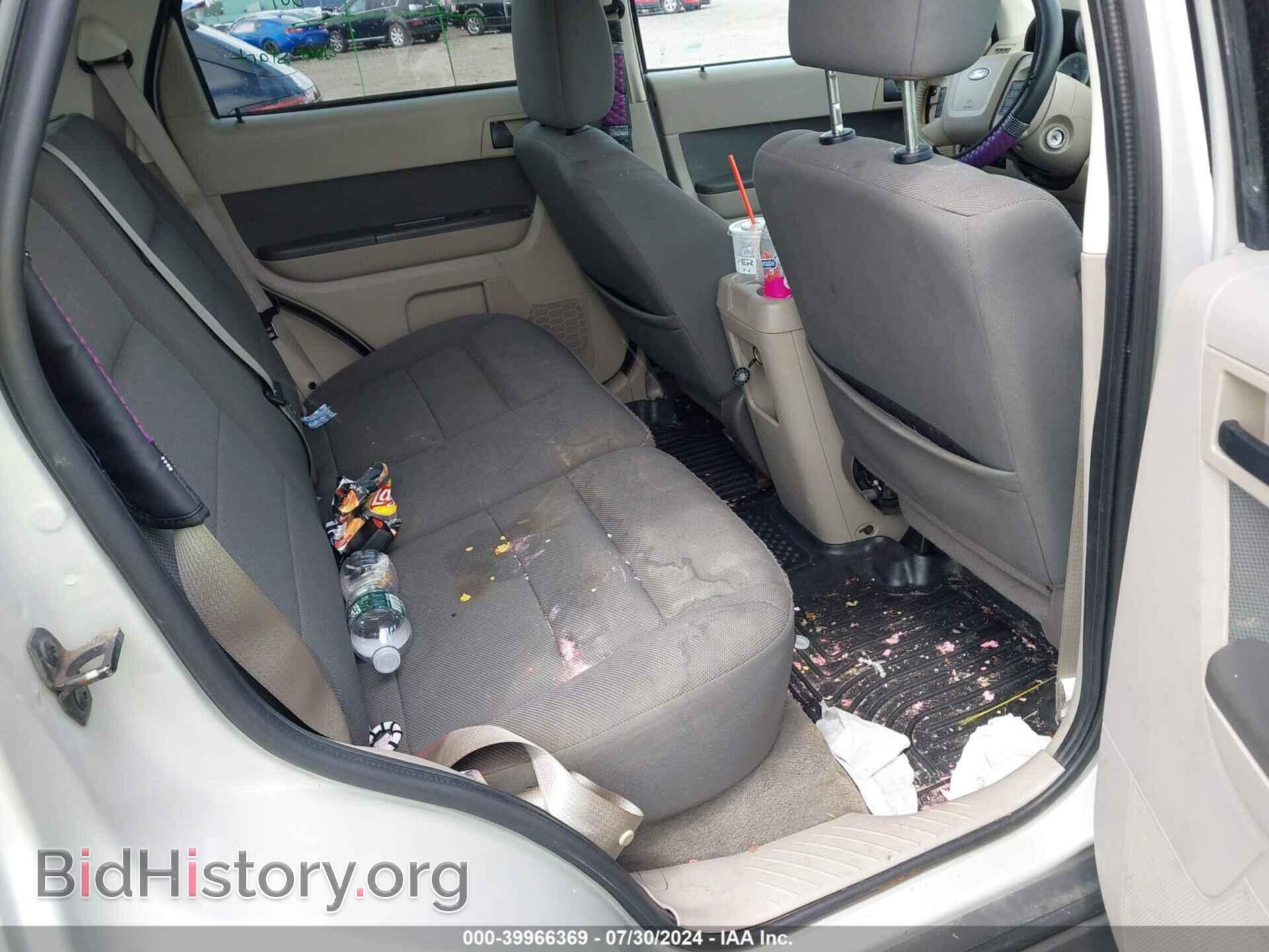 2009 FORD ESCAPE - VIN: 1FMCU93789KA87402 - Фото 8