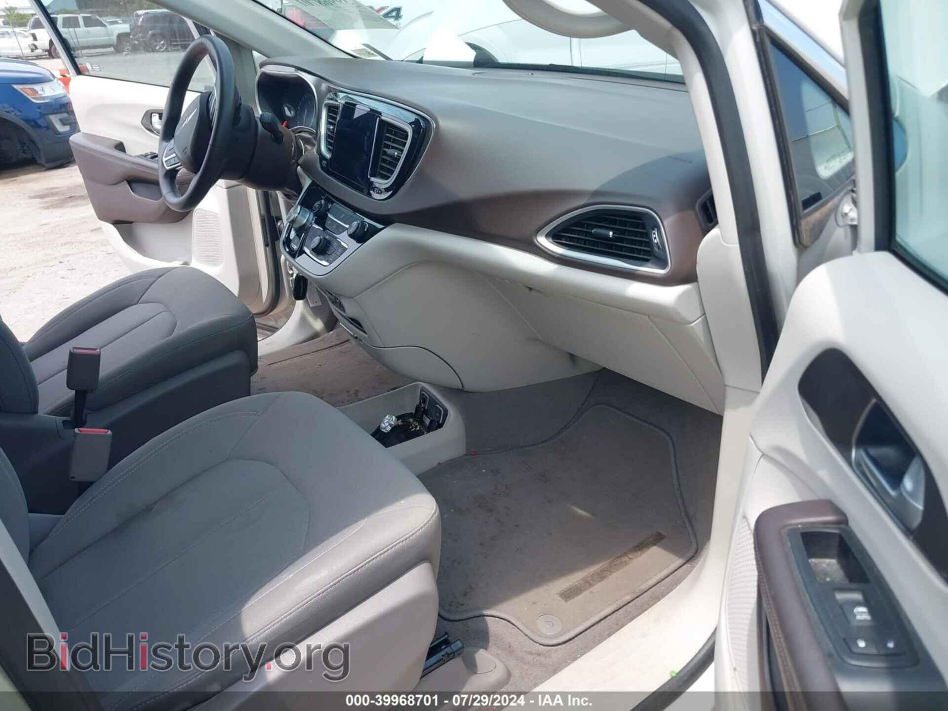 2017 CHRYSLER PACIFICA - VIN: 2C4RC1DG2HR610009 - Photo 5