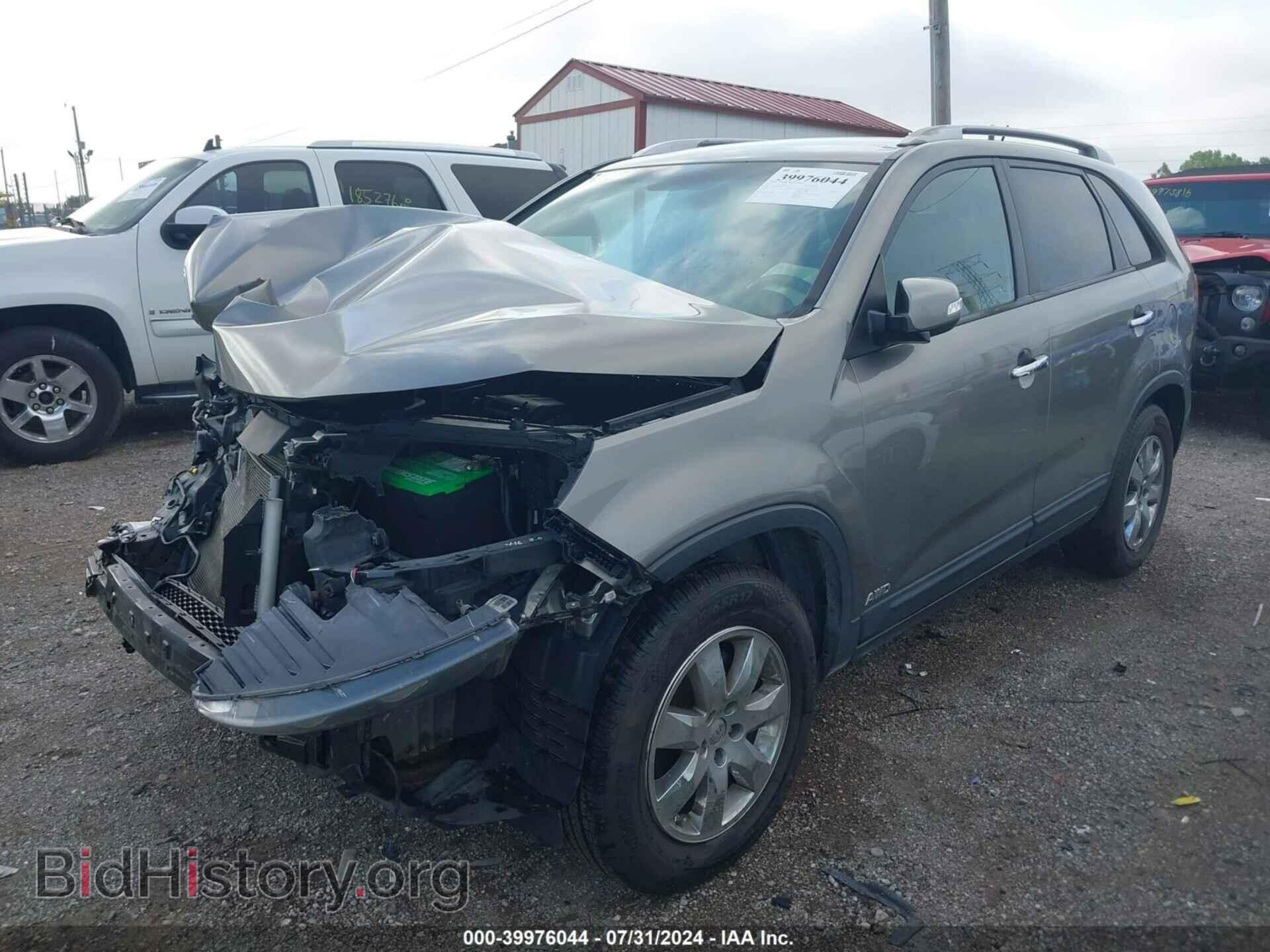 2013 KIA SORENTO - VIN: 5XYKTCA64DG324251 - Фото 2
