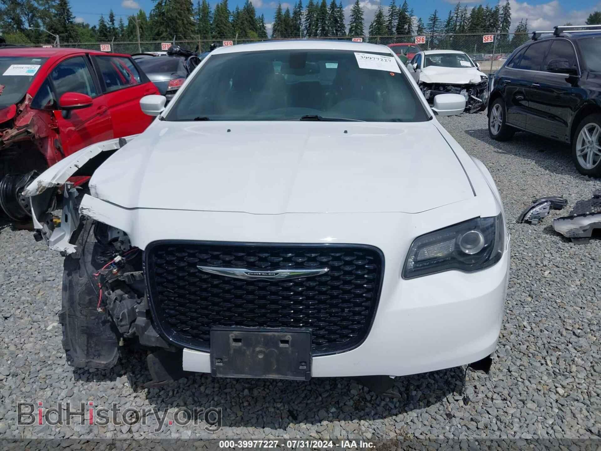 2015 CHRYSLER 300 - VIN: 2C3CCABG8FH845465 - Фото 13