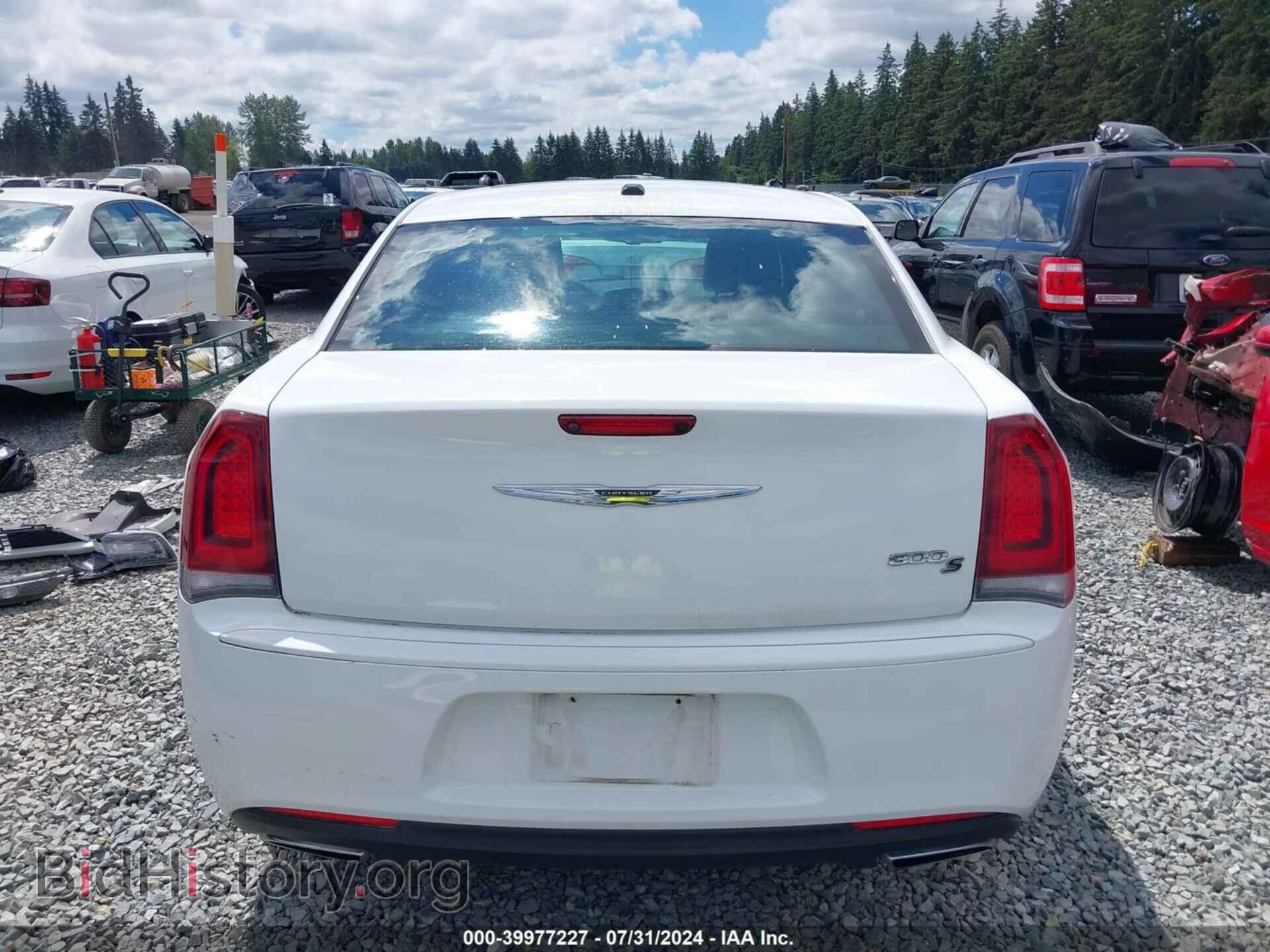 2015 CHRYSLER 300 - VIN: 2C3CCABG8FH845465 - Фото 17