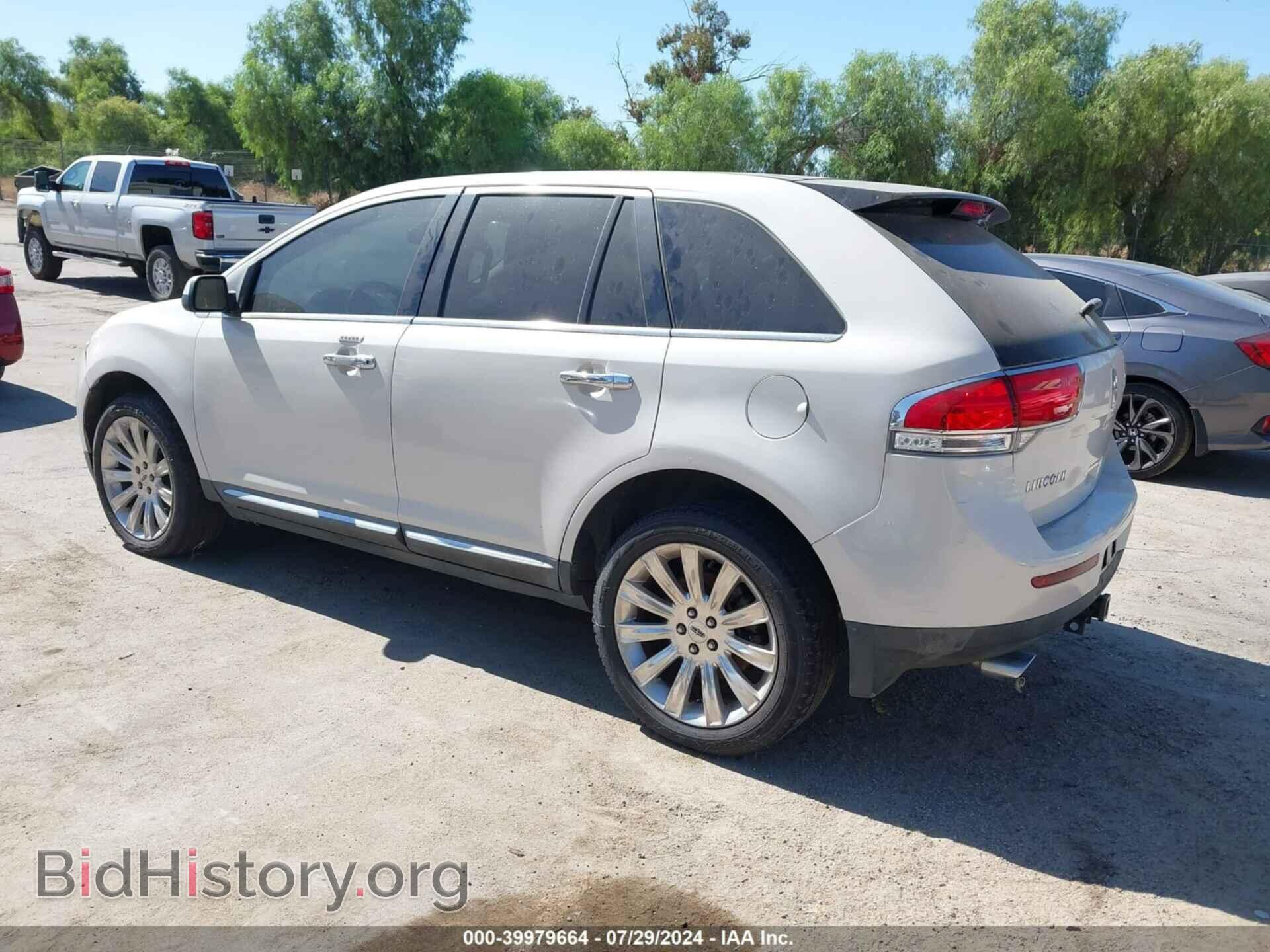 2011 LINCOLN MKX - VIN: 2LMDJ6JK7BBJ08893 - Photo 3