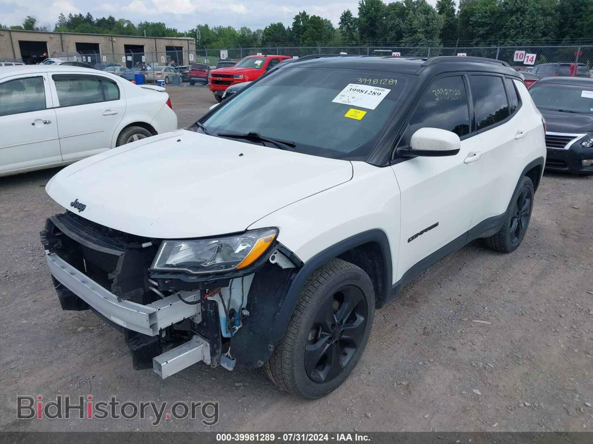 2018 JEEP COMPASS - VIN: 3C4NJDBBXJT395687 - Фото 2