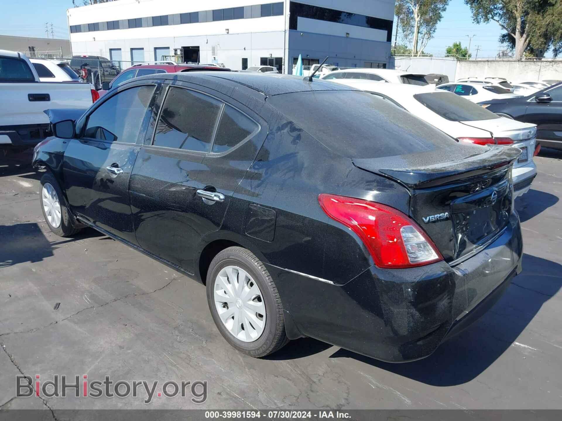 2017 NISSAN VERSA - VIN: 3N1CN7AP3HL855182 - Фото 3