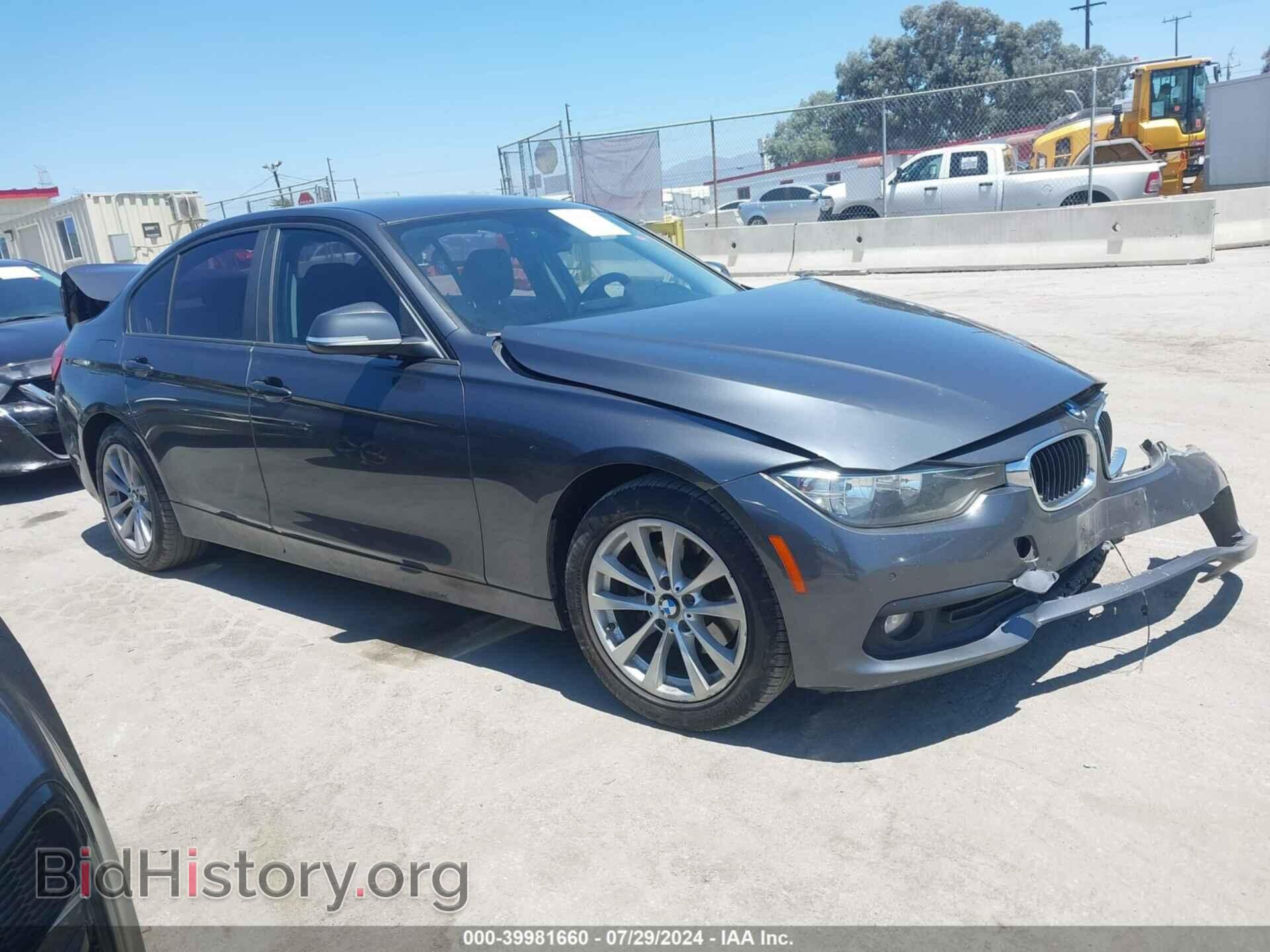 Photo WBA8E5G53GNU21045 - BMW 320I 2016