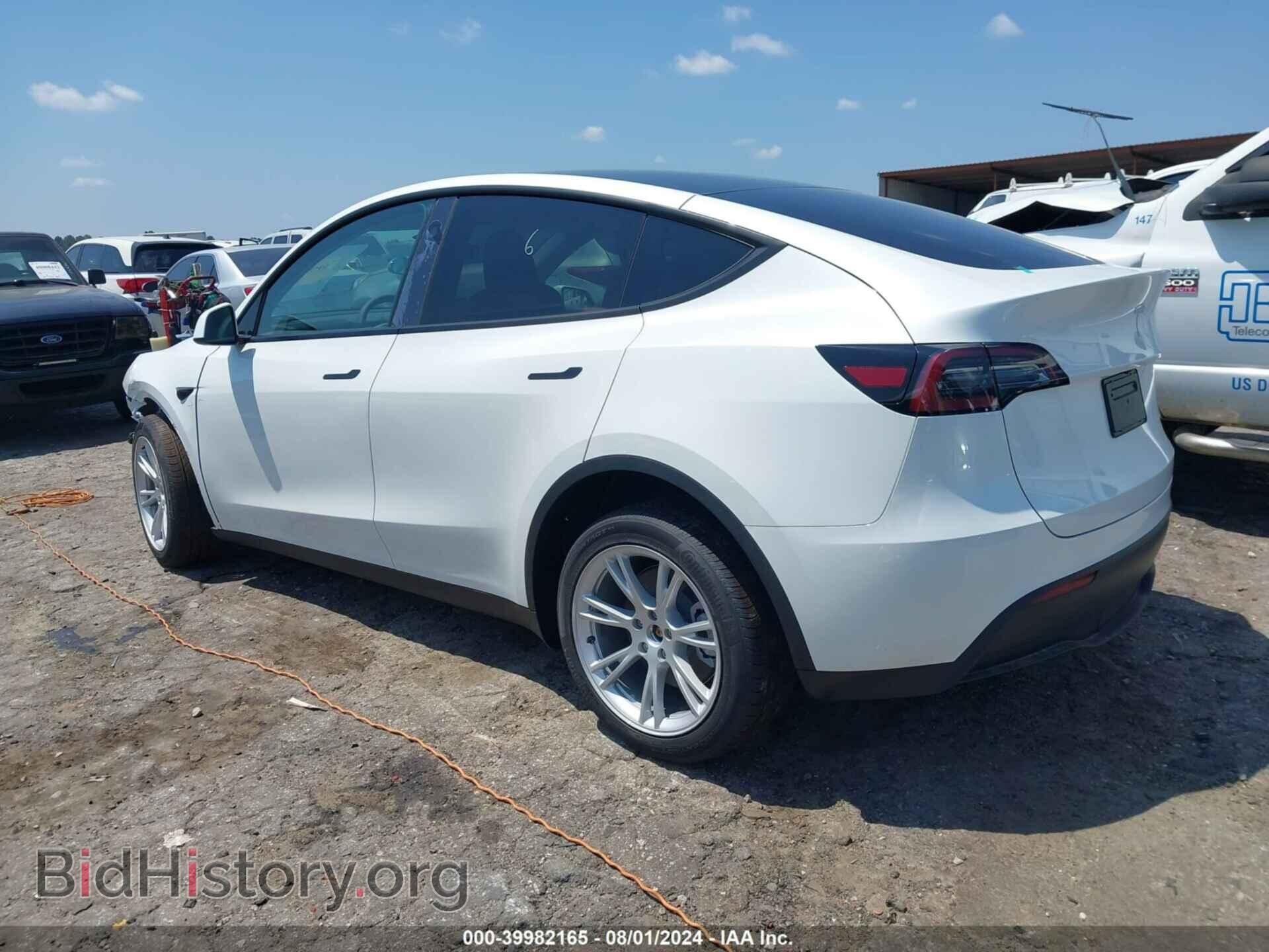 2024 TESLA MODEL Y - VIN: 7SAYGDEE0RF044317 - Фото 3