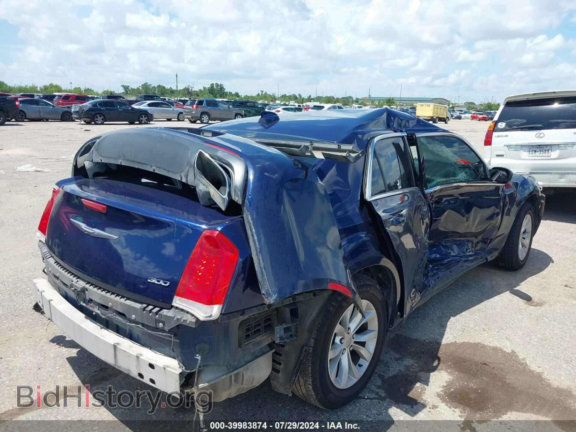 2015 CHRYSLER 300 - VIN: 2C3CCAAG2FH786561 - Фото 4