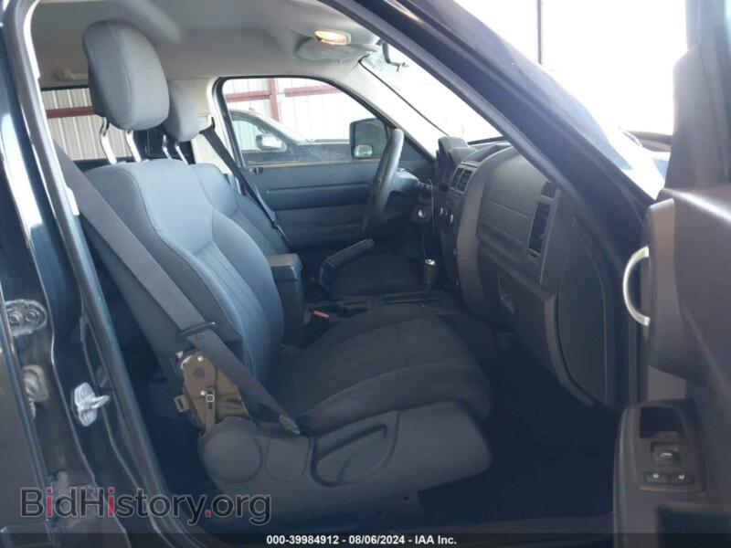 2011 Dodge NITRO (VIN 1D4PT4GK4BW589738) — photo 5 of 11