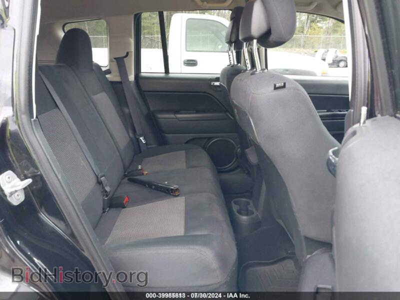 2011 Jeep COMPASS (VIN 1J4NT1FB1BD221625) — photo 8 of 12