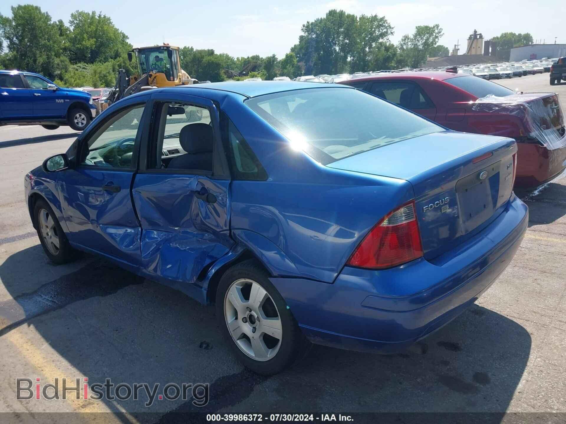 2005 FORD FOCUS - VIN: 1FAFP34N75W157418 - Фото 3