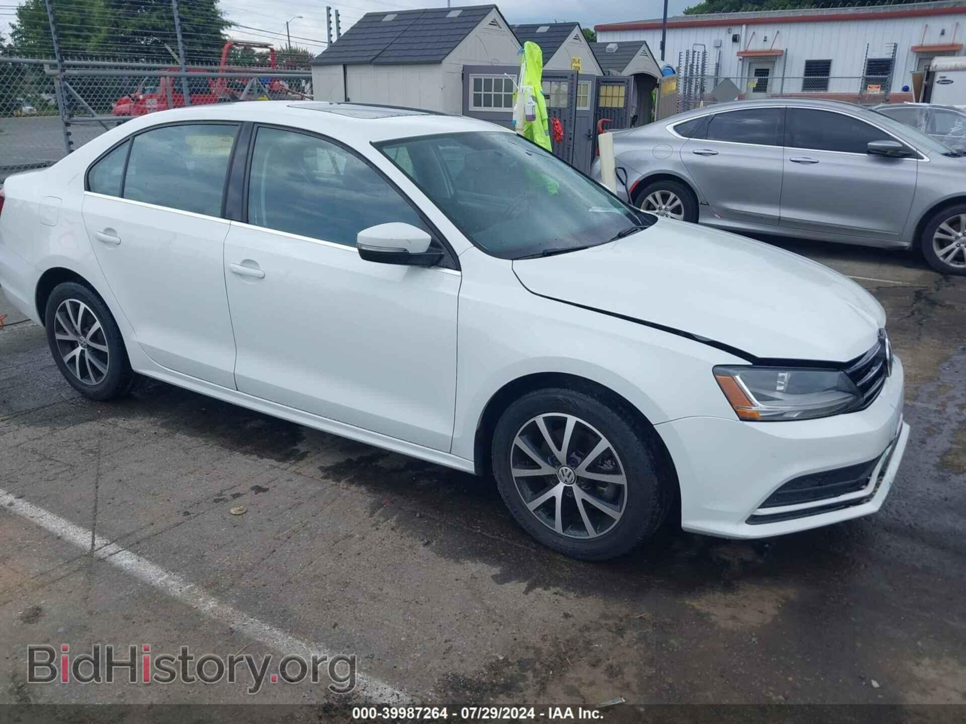 Фотография 3VWDB7AJ5HM403120 - VOLKSWAGEN JETTA 2017
