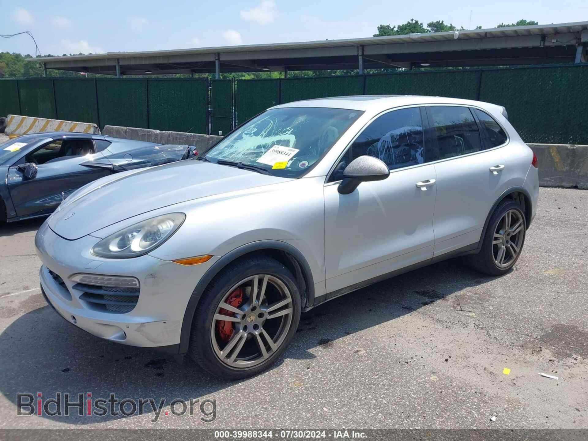 2011 PORSCHE CAYENNE - VIN: WP1AB2A22BLA51784 - Фото 2