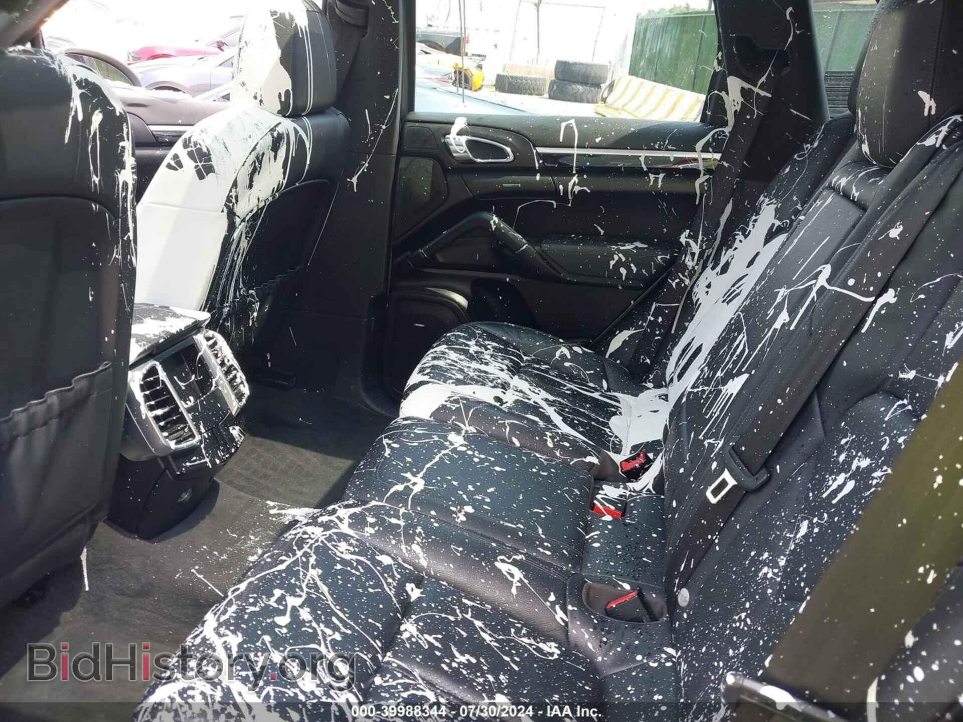 2011 PORSCHE CAYENNE - VIN: WP1AB2A22BLA51784 - Фото 8